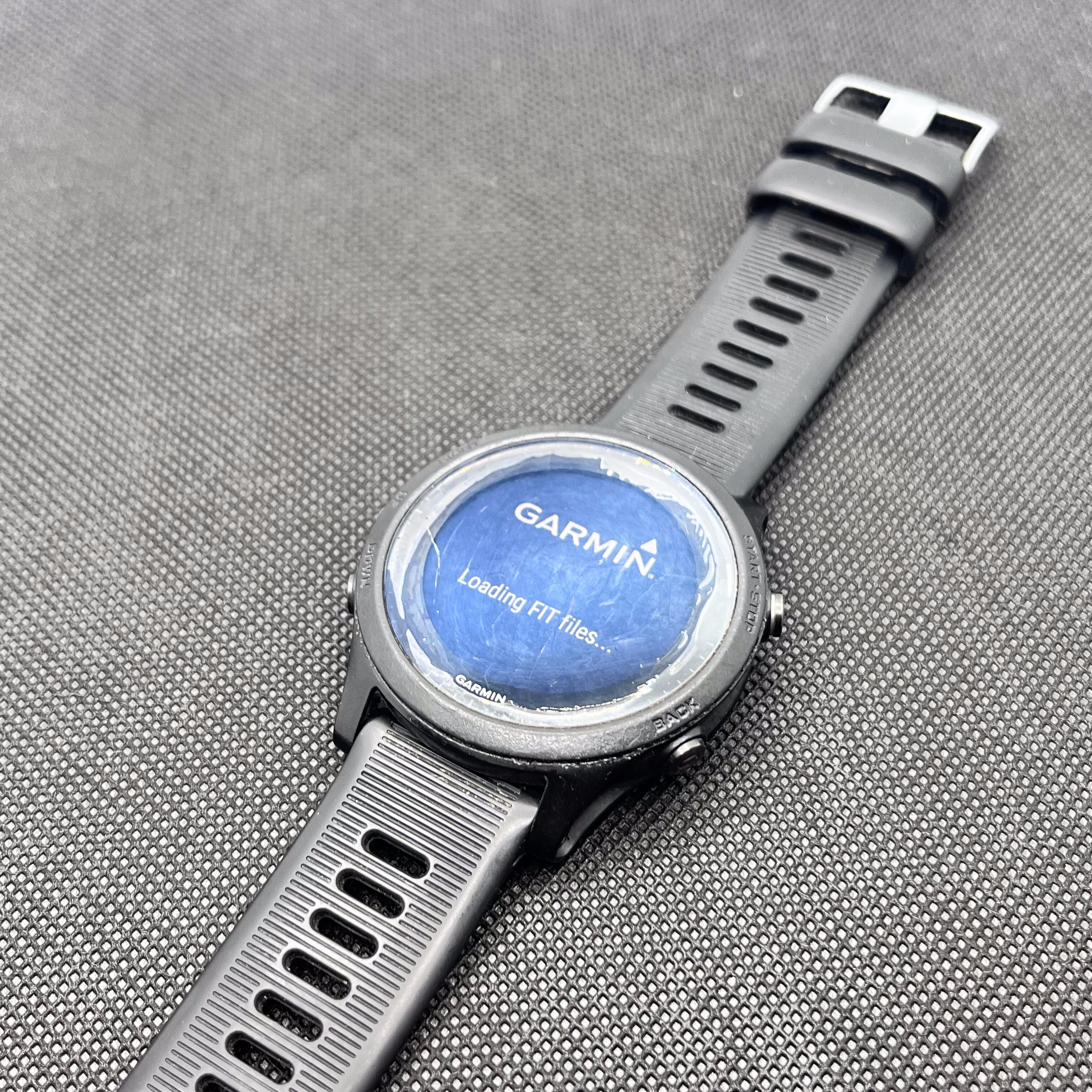 Garmin Forerunner 945 Screen Damage Black (3 Month Warranty) - Image 3