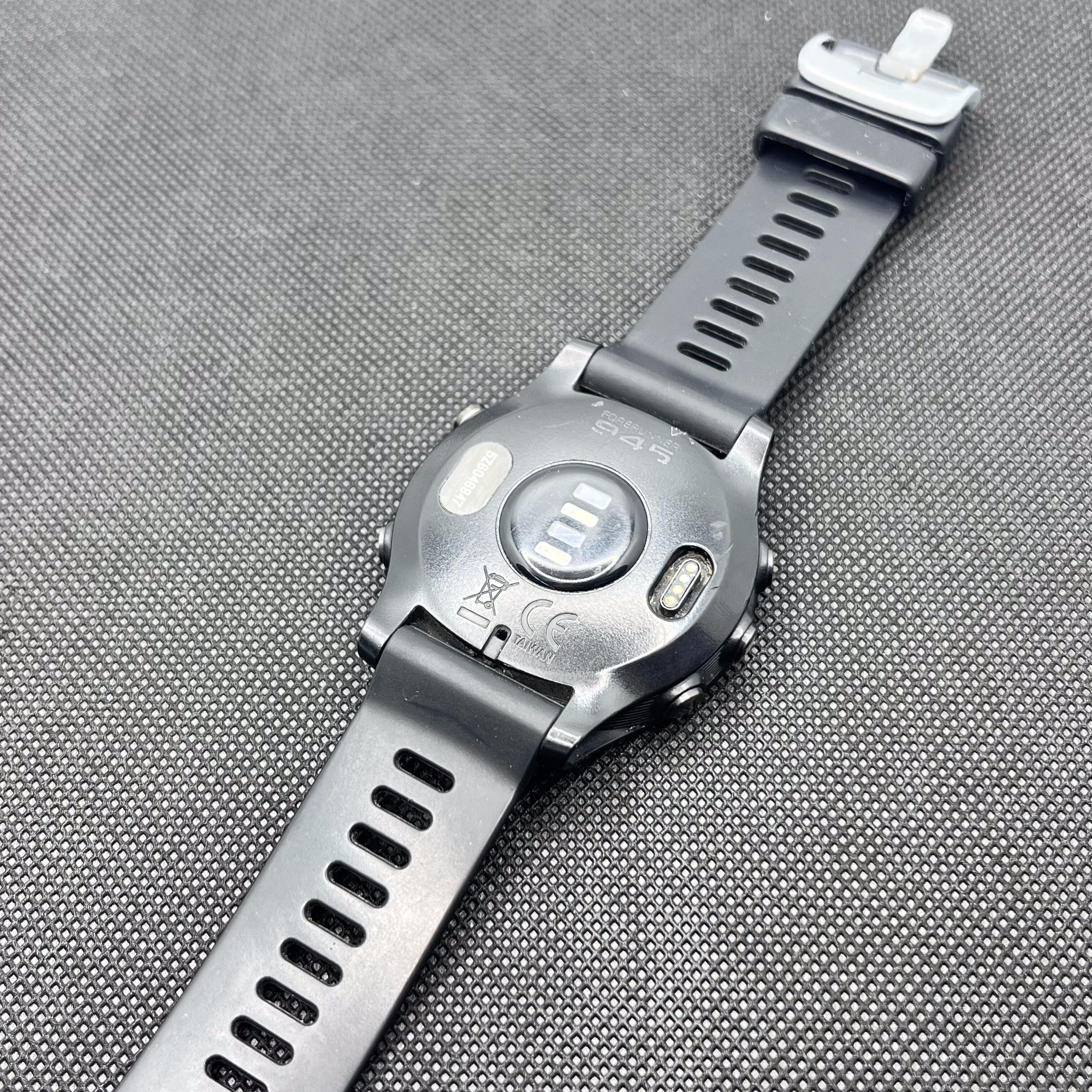 Garmin Forerunner 945 Screen Damage Black (3 Month Warranty) - Image 6