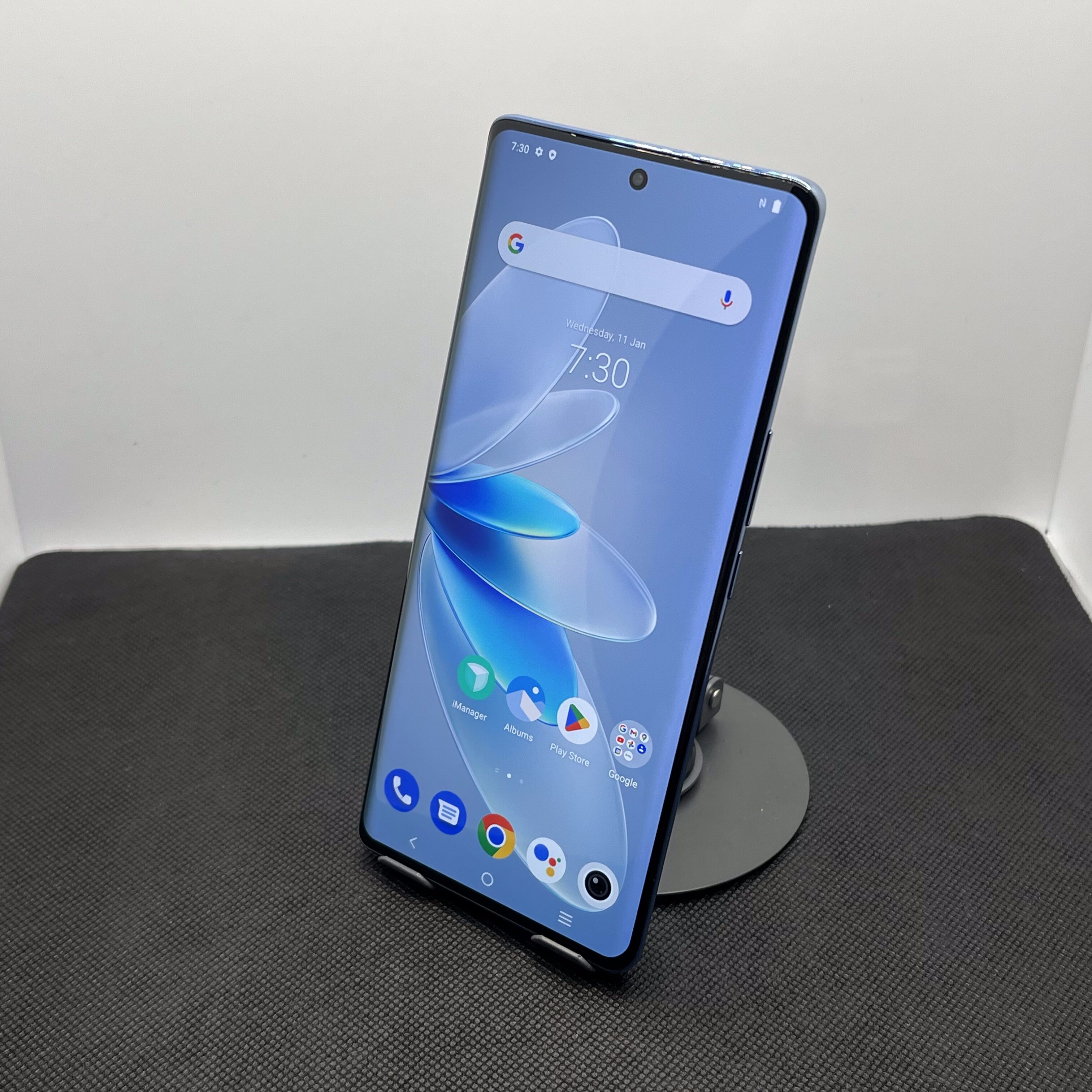 Vivo V27 256GB Dual Sim Magic Blue - (Grade A) - Image 4