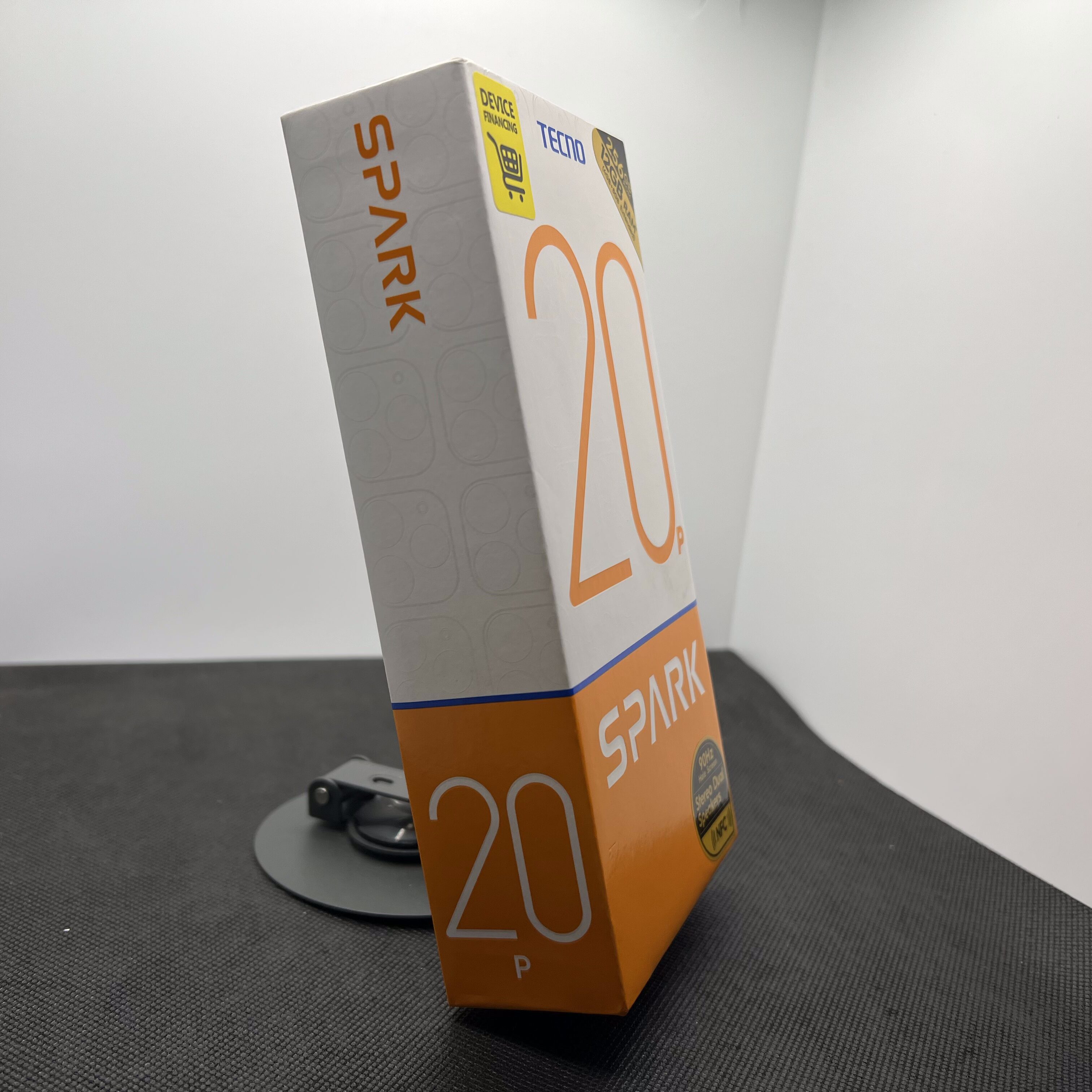 Tecno Spark 20p 256GB Dual Sim Magic Skin Green - Sealed - Image 4