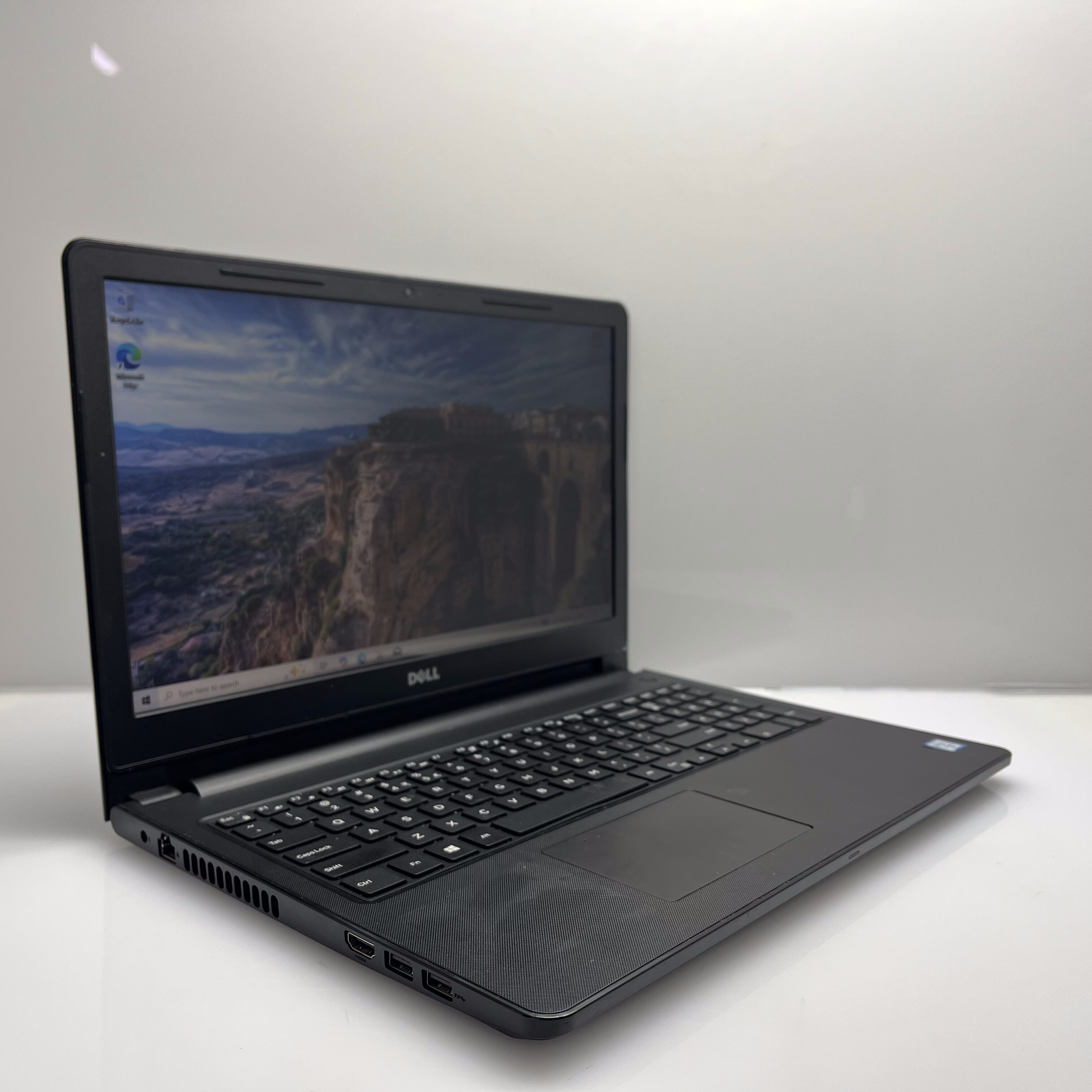 Dell Inspiron 15 6th Gen "Core i3" 2.00GHz 8GB RAM 512GB SSD Black - Image 3