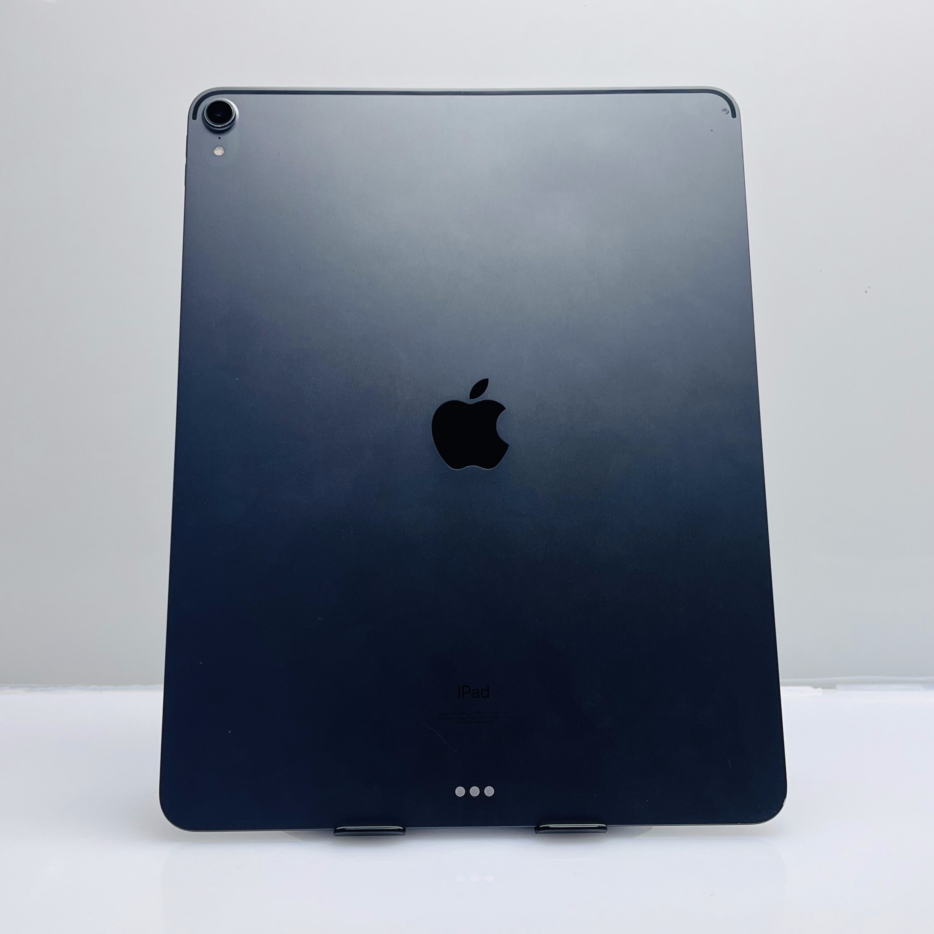 Apple iPad Pro 12.9 3rd Gen (Wifi Only) 64GB Space Grey - No Face ID And Screen Damage - Image 9