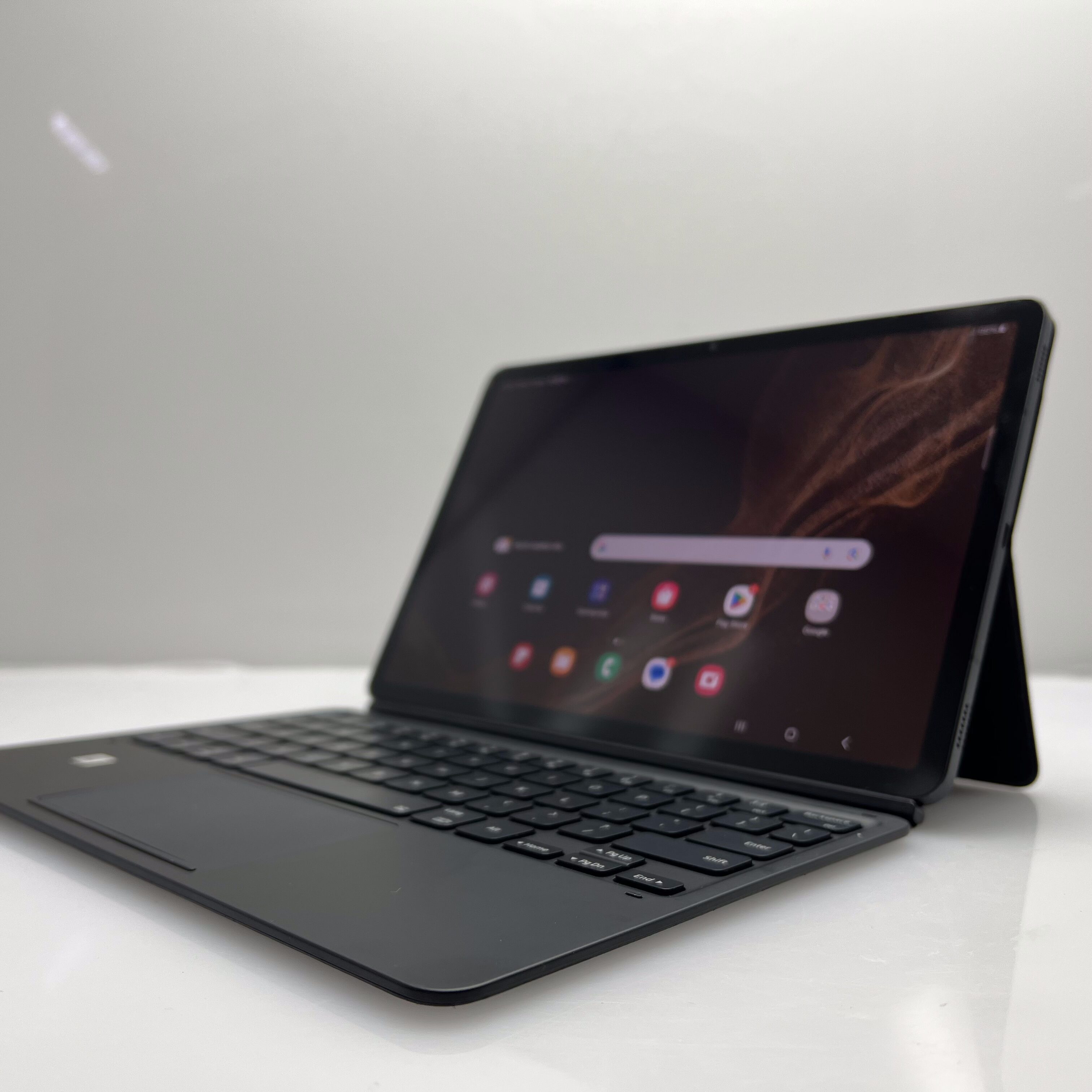 Samsung Galaxy Tab S8 (Wifi and 5G) 256GB Space Grey - Cracked Screen (3 Month Warranty) - Image 4