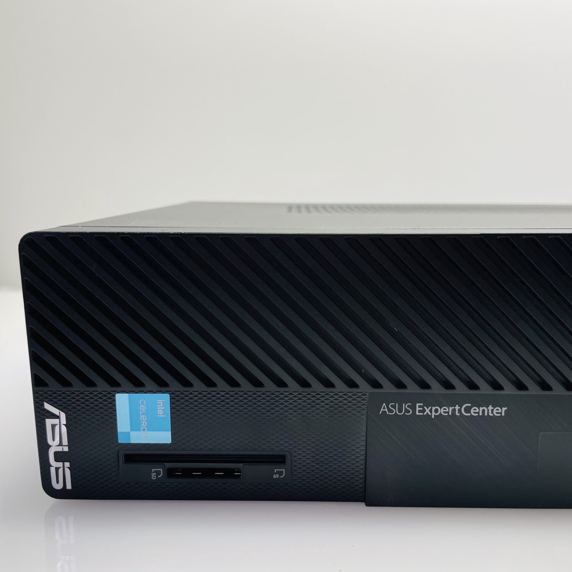 Asus ExpertCenter D5 SFF Desktop PC "Celeron G6900 " 3.40 GHz 8GB RAM 256GB SSD NVMe Black - Image 9