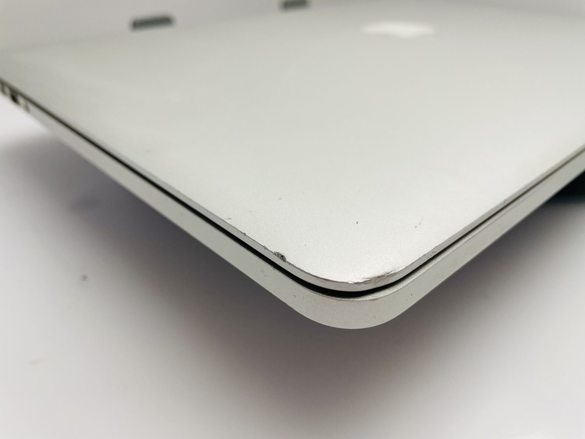 Apple Macbook Pro 15-Inch "Core i7" 2.3GHz (Late 2013) 16GB 512GB SSD Silver - Camera Not Working And Hinge Damage - Image 4
