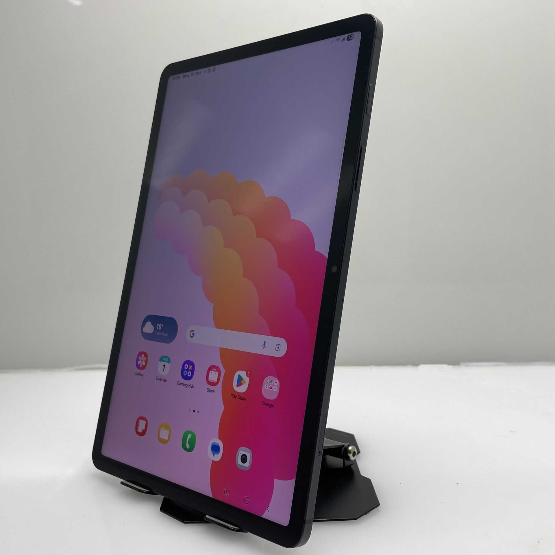 Samsung Galaxy Tab S8 (Wifi and 5G) 256GB Graphite (12 Month Warranty) + Keyboard Cover Bundle Value: R799 - Image 4