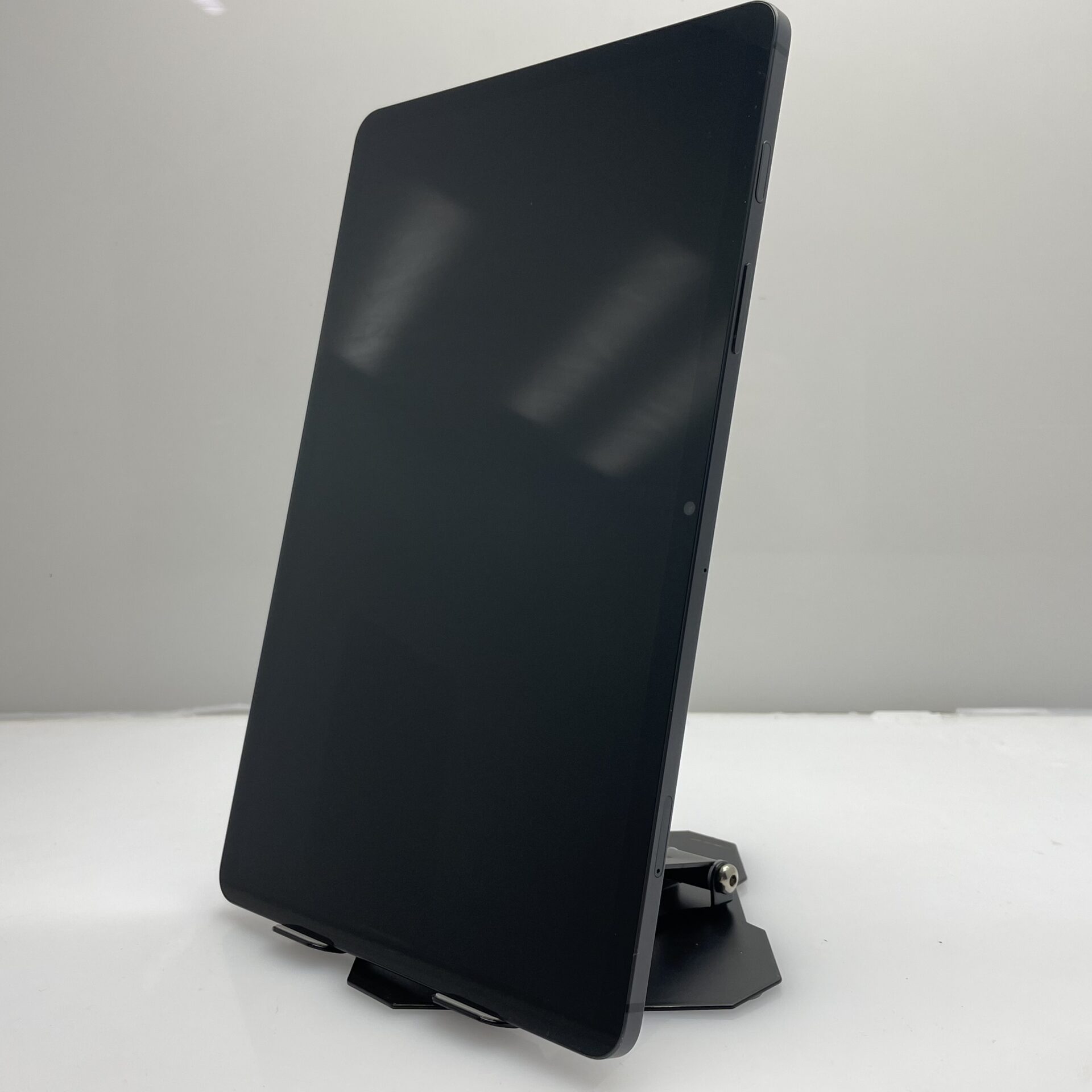 Samsung Galaxy Tab S8 (Wifi and 5G) 256GB Graphite (12 Month Warranty) + Keyboard Cover Bundle Value: R799 - Image 6