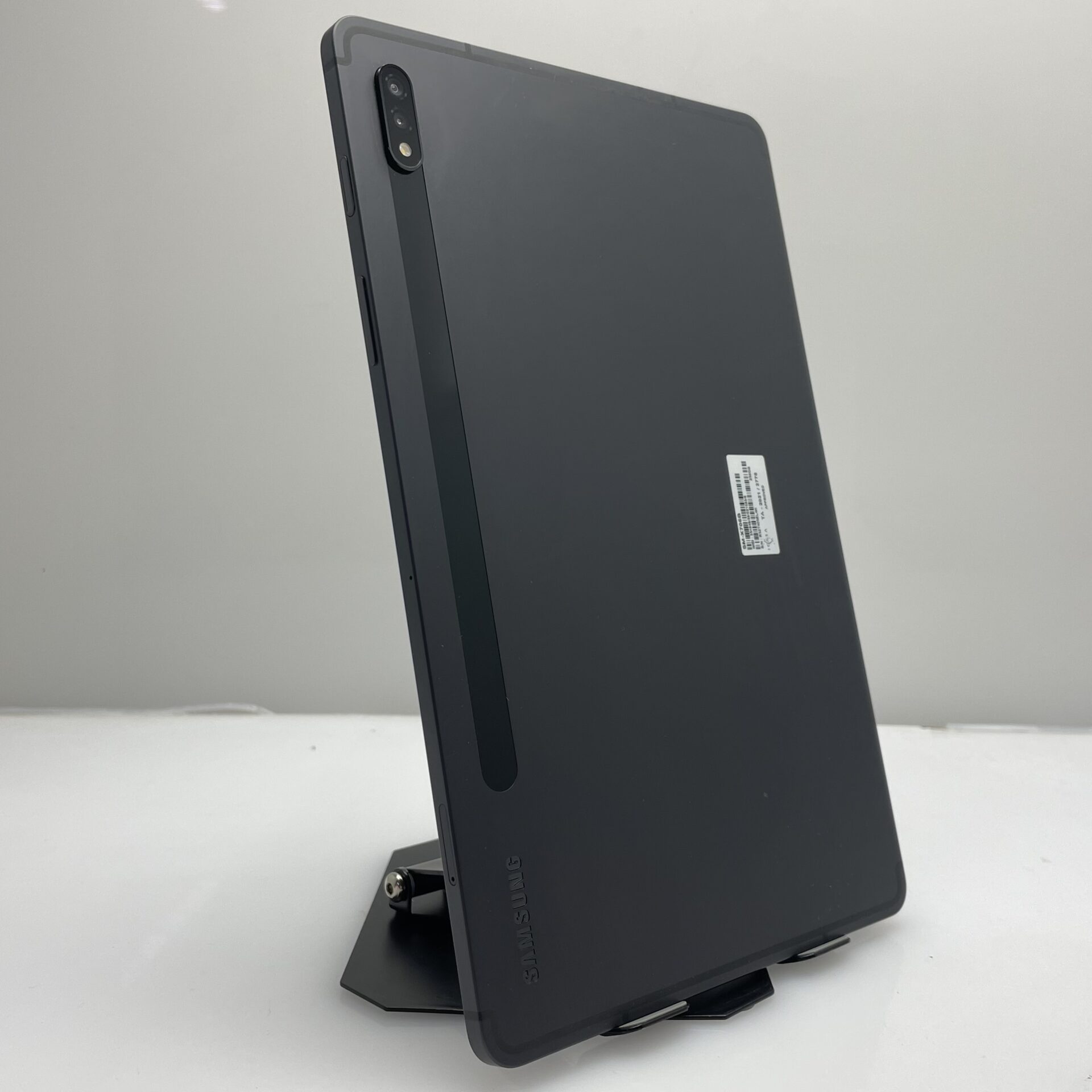 Samsung Galaxy Tab S8 (Wifi and 5G) 256GB Graphite (12 Month Warranty) + Keyboard Cover Bundle Value: R799 - Image 7