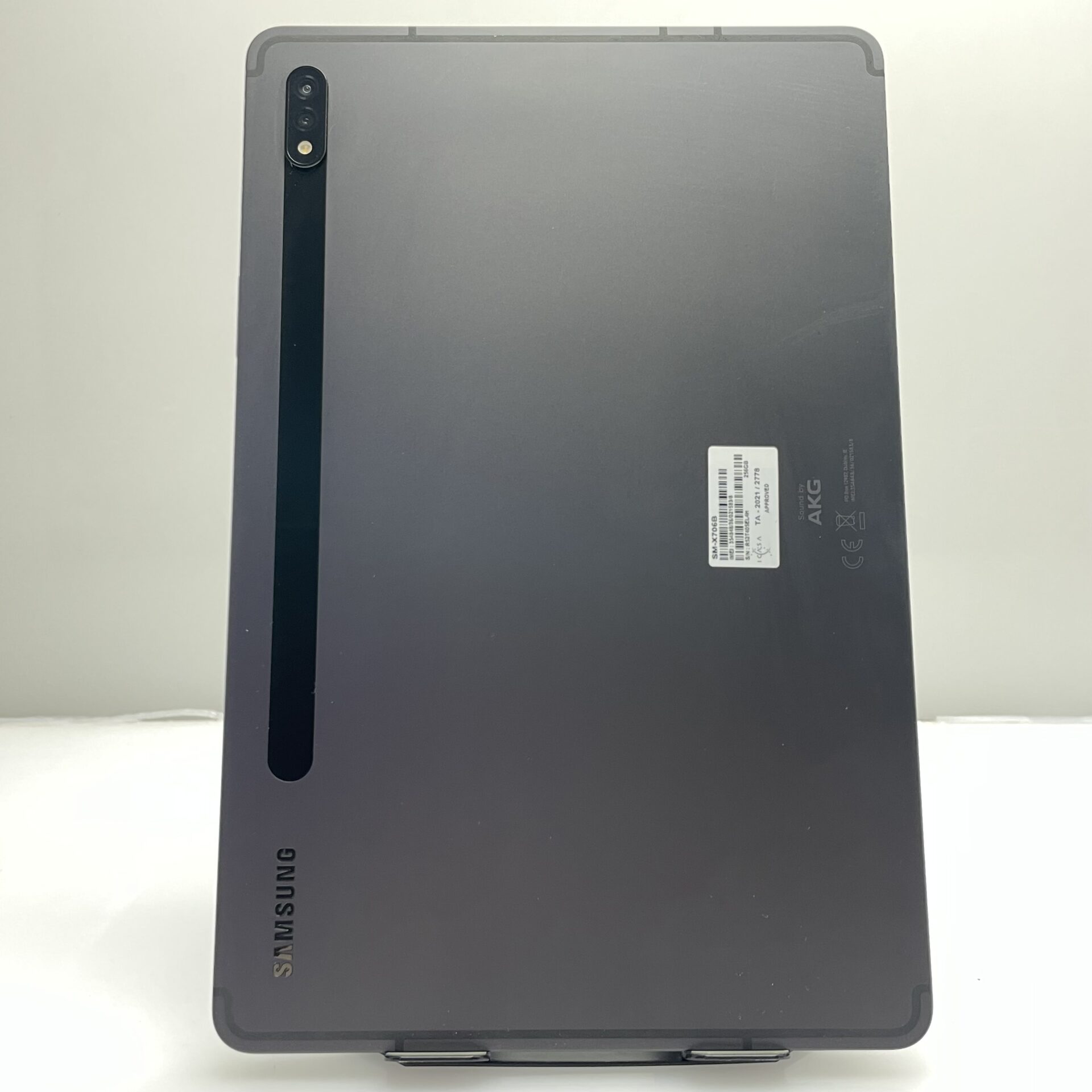 Samsung Galaxy Tab S8 (Wifi and 5G) 256GB Graphite (12 Month Warranty) + Keyboard Cover Bundle Value: R799 - Image 8