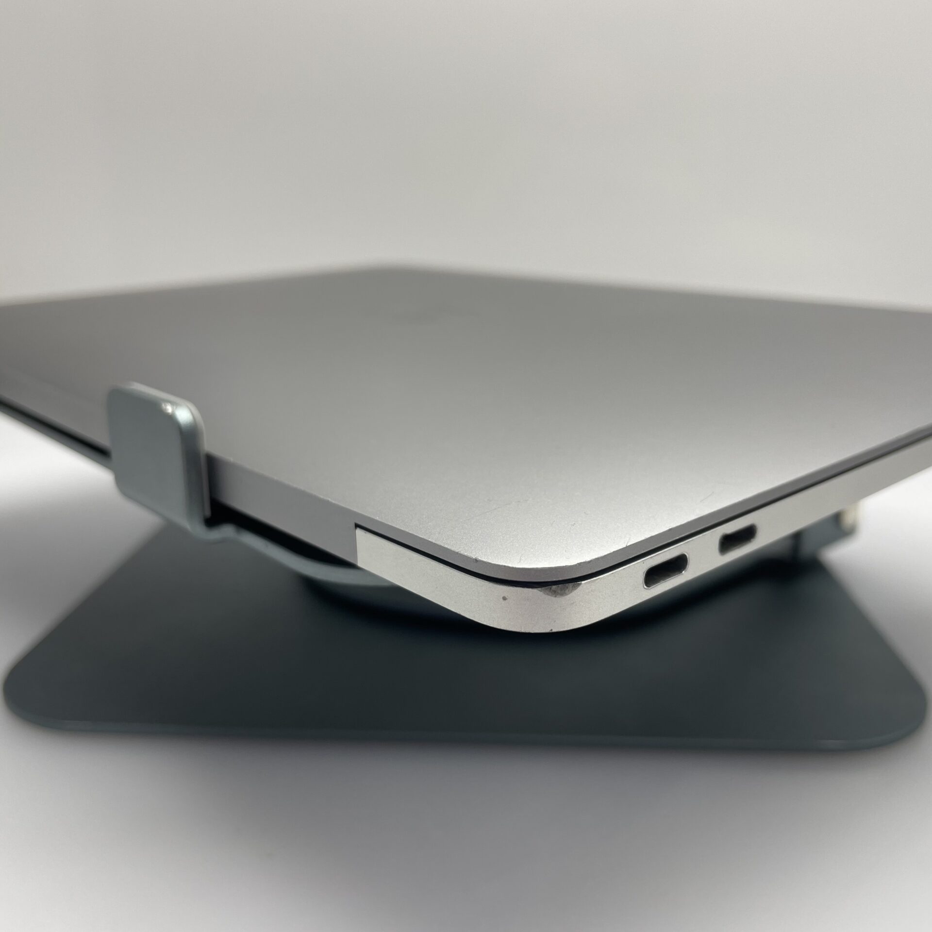 Apple Macbook Pro "Core i5" 13-inch 2.3GHz (Mid-2017) 8GB RAM 256GB SSD Grey/Silver (3 Month Warranty) - Bright Spots - Image 8