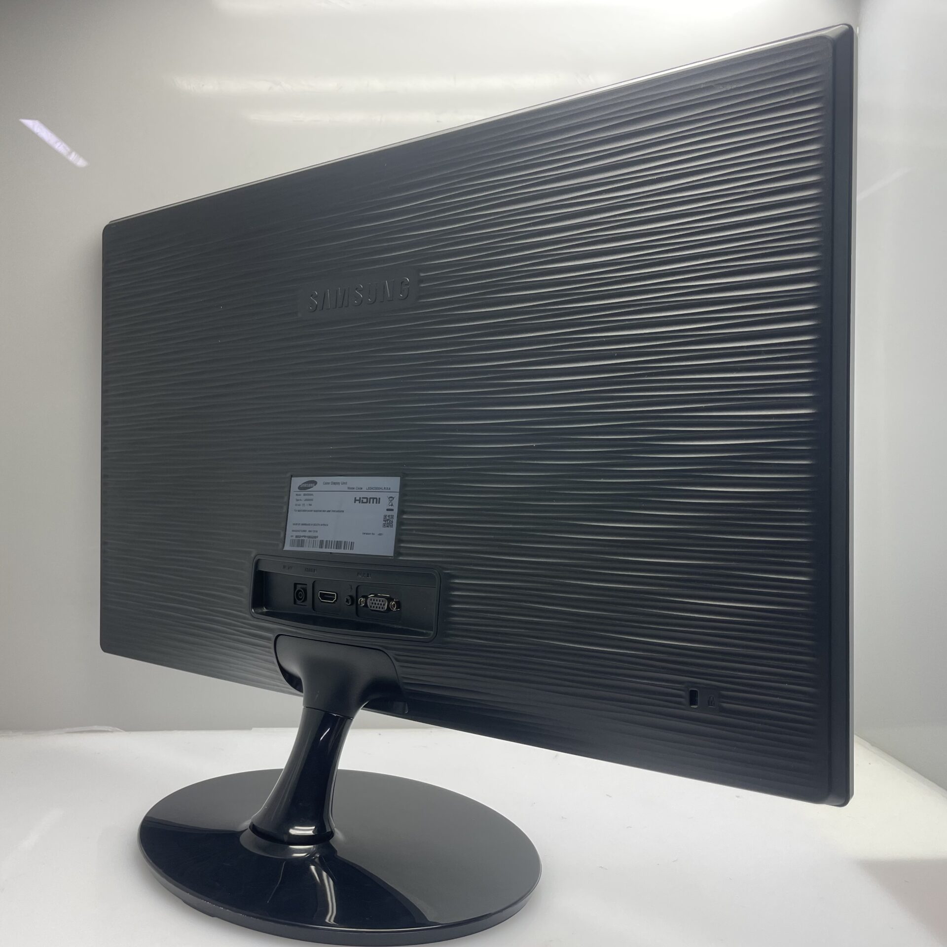 Samsung Monitor 24-inch S24D300HL Black - Image 7