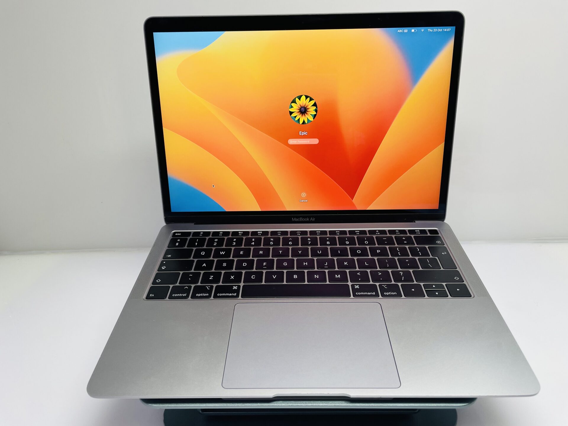 Apple MacBook Air 13-Inch “Core i5” 1.60GHz 8GB RAM 128GB SSD (True Tone, 2019) Space Gray (Grade B) - Image 4