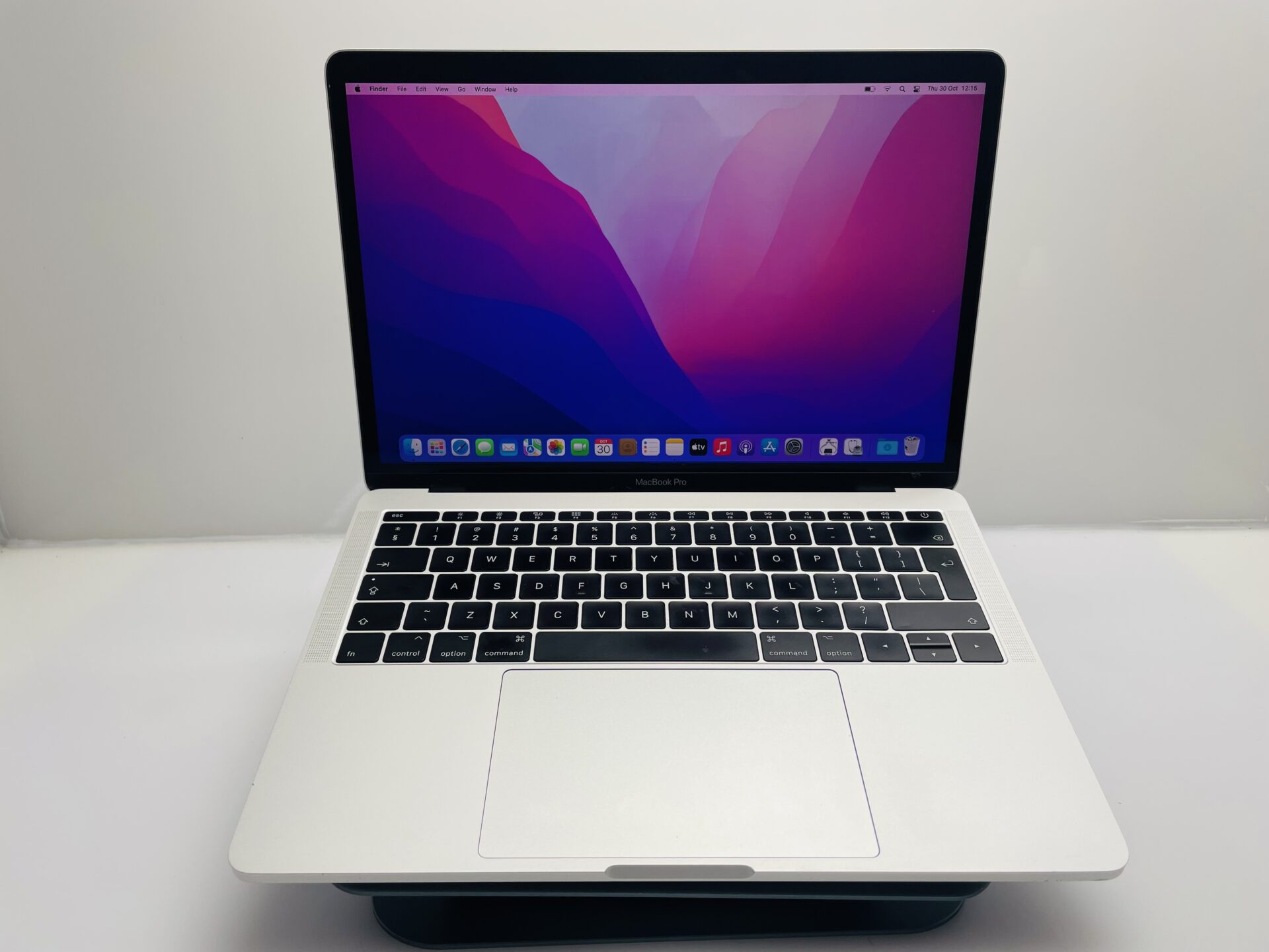 Apple MacBook Pro 13-Inch “Core i5” 2.3GHz (2017) 8GB RAM 128GB SSD Silver (Grade B) - Minor Crack - Image 4