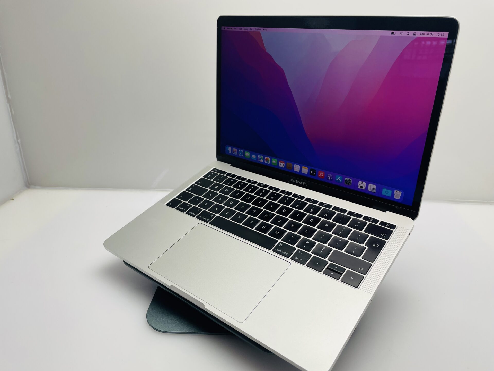 Apple MacBook Pro 13-Inch “Core i5” 2.3GHz (2017) 8GB RAM 128GB SSD Silver (Grade B) - Minor Crack - Image 5