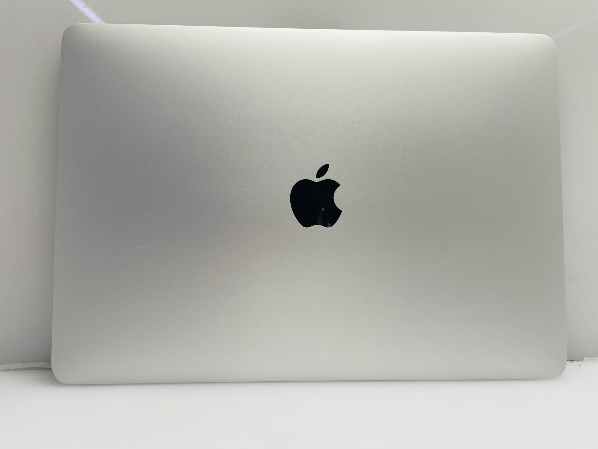 Apple MacBook Pro 13-Inch “Core i5” 2.3GHz (2017) 8GB RAM 128GB SSD Silver (Grade B) - Minor Crack - Image 2