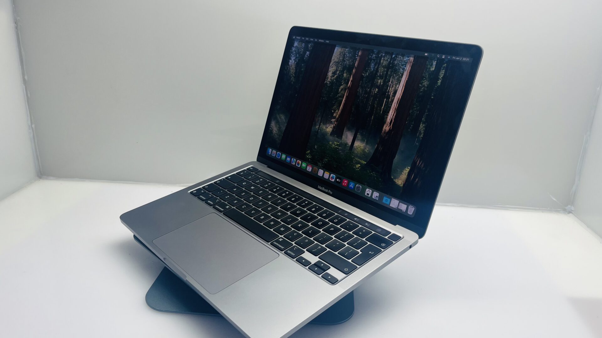 Apple MacBook Pro 13-Inch “Core i5” 2.3GHz (2017) 8GB RAM 128GB SSD Silver (Grade B) - Minor Bright Spots - Image 5