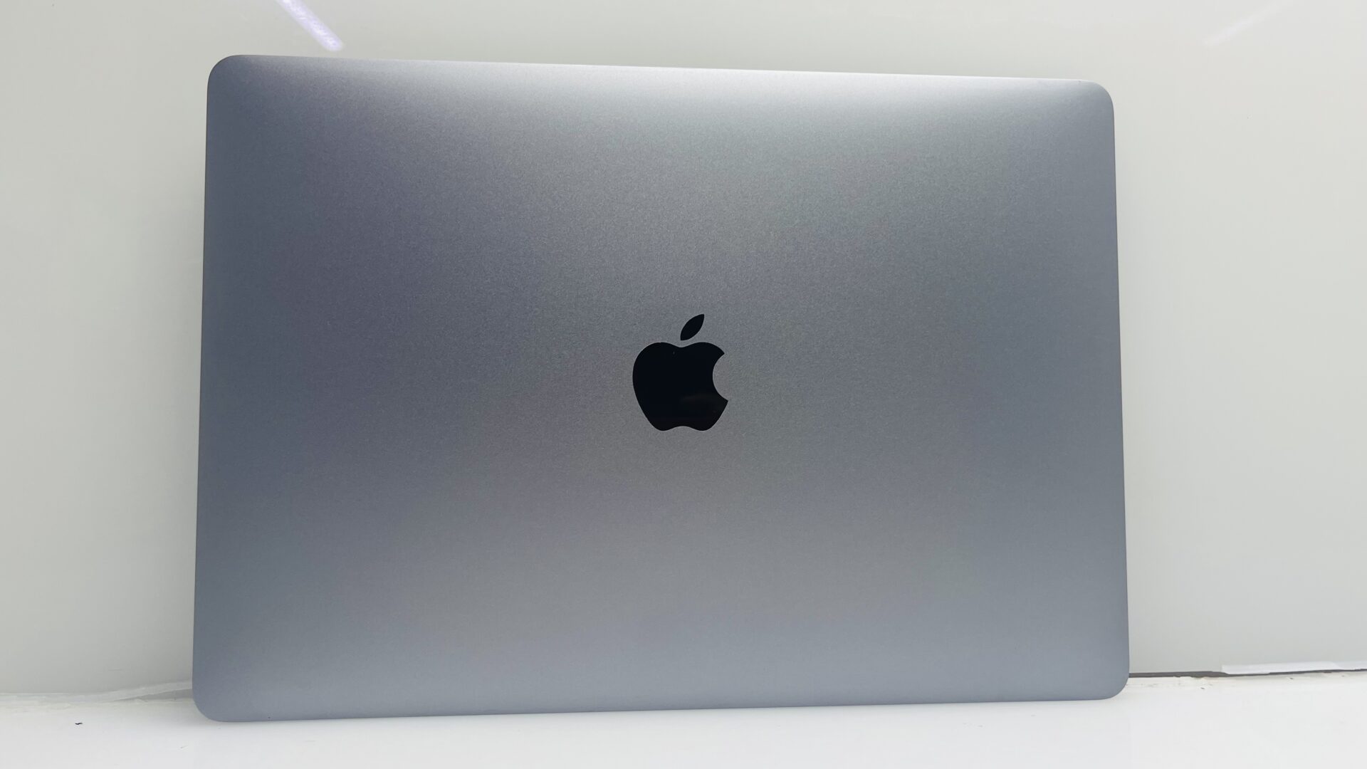 Apple MacBook Pro 13-Inch “Core i5” 2.3GHz (2017) 8GB RAM 128GB SSD Silver (Grade B) - Minor Bright Spots - Image 2