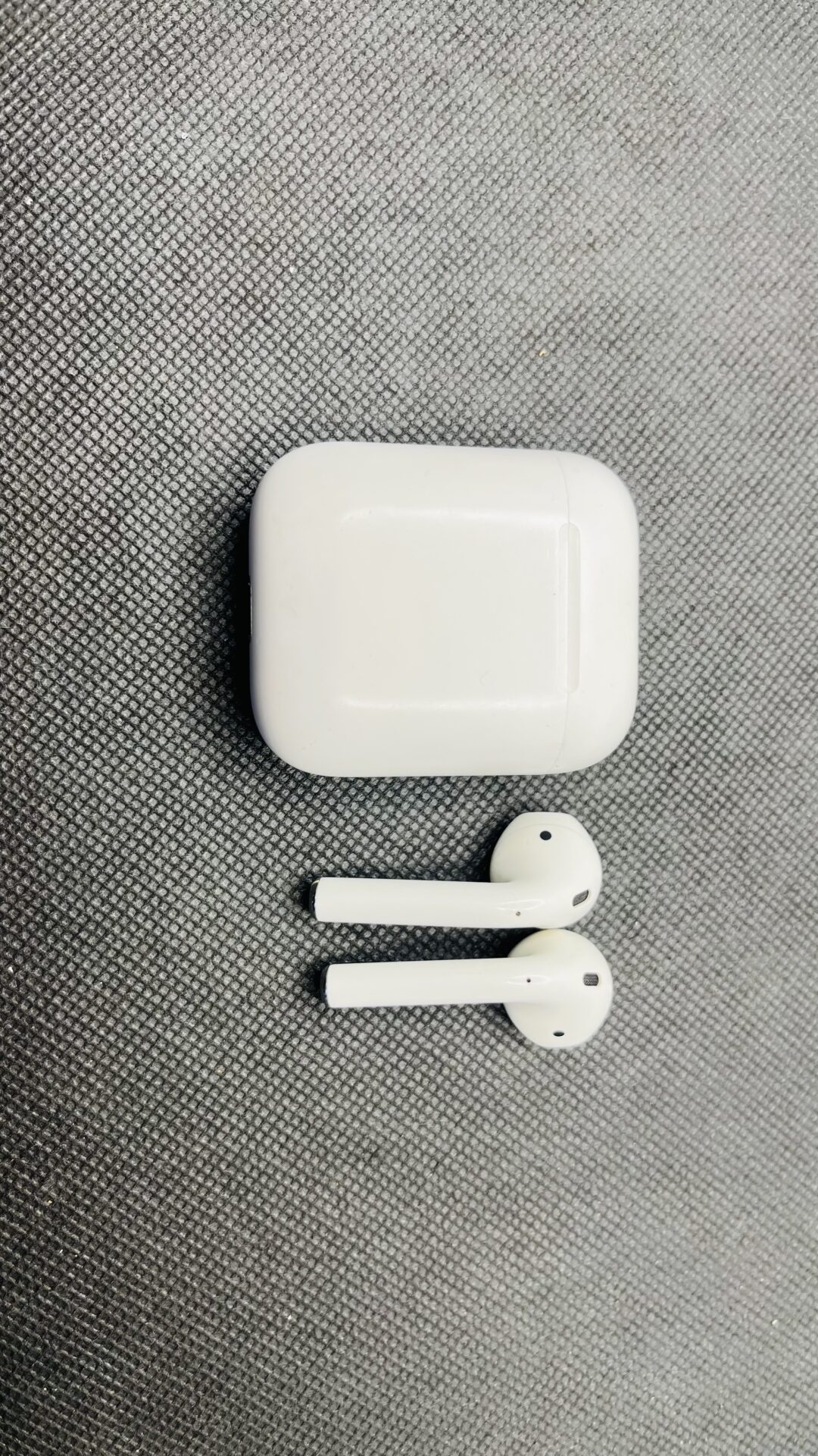 Apple AirPods 2nd Gen White (Grade B) - Speakers Soft but Functional - Image 5