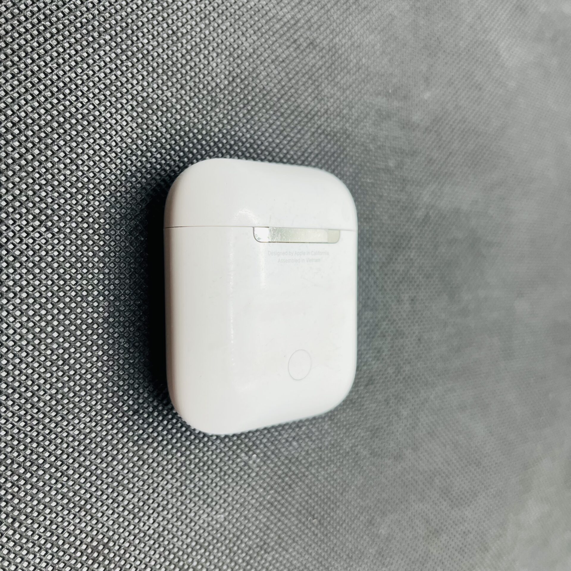 Apple AirPods 2nd Gen White (Grade B) - Speakers Soft but Functional - Image 9