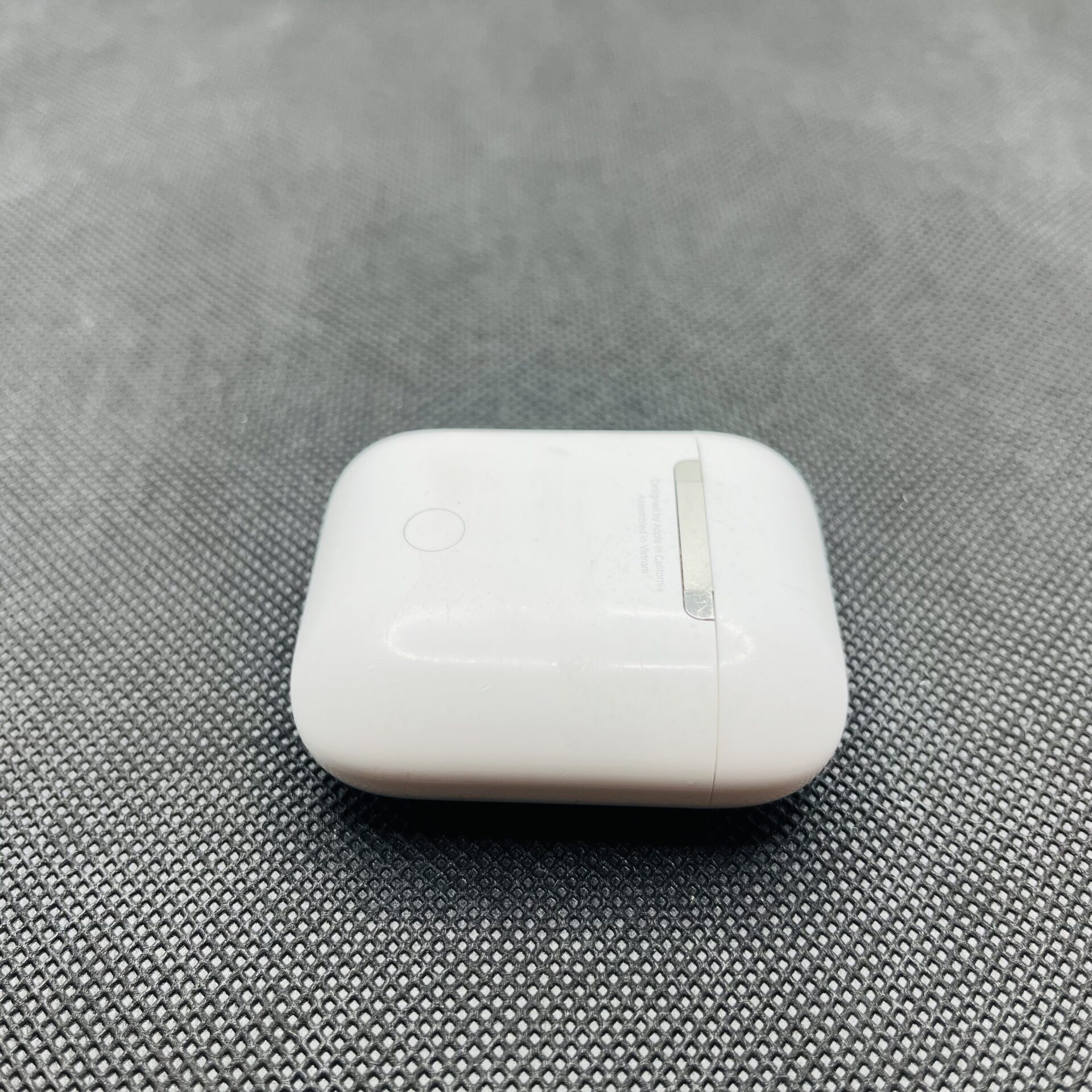 Apple AirPods 2nd Gen White (Grade B) - Speakers Soft but Functional - Image 10