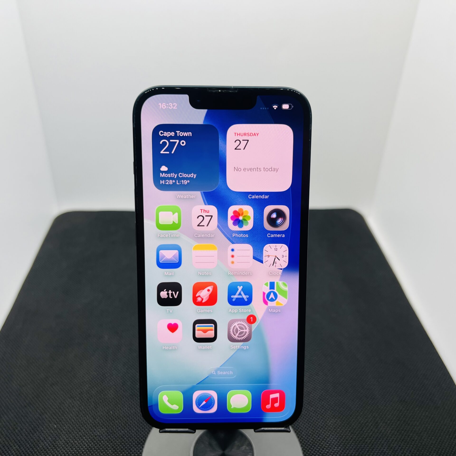 Apple iPhone 13 128GB Midnight - (Grade B) - Image 2