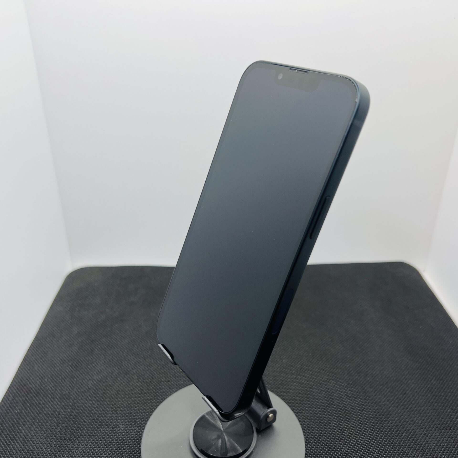 Apple iPhone 13 128GB Midnight - (Grade B) - Image 7