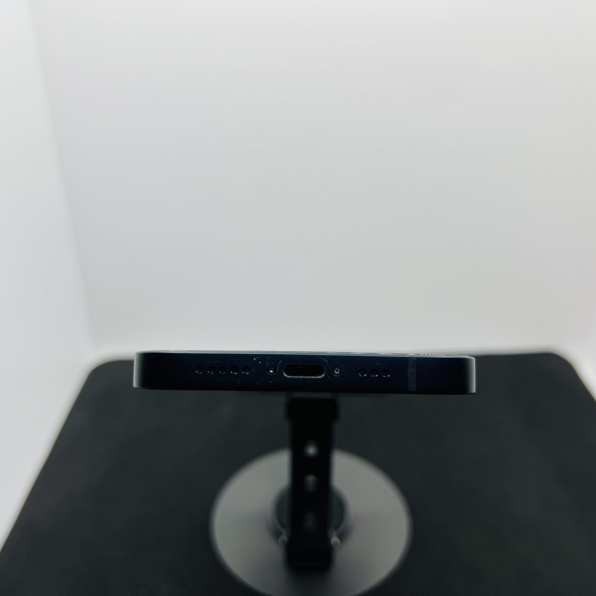 Apple iPhone 13 128GB Midnight - (Grade B) - Image 11