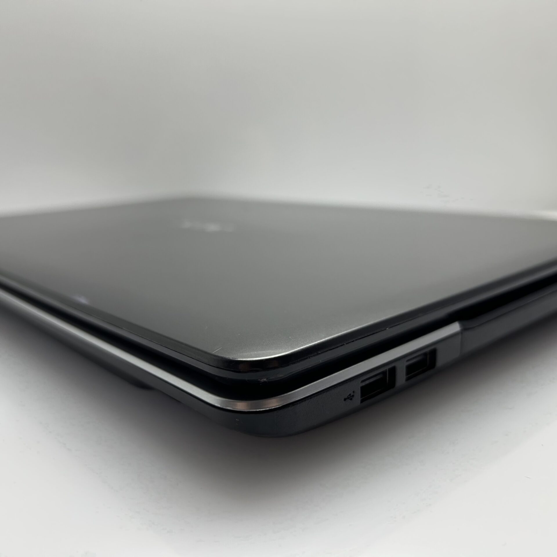 Acer Aspire E1 Q5WPH 3rd Gen "Core i5" 2.60GHz 16GB RAM 256GB SSD Black (Grade B) - Minor Bright Spots/ Soft Speaker - Image 6