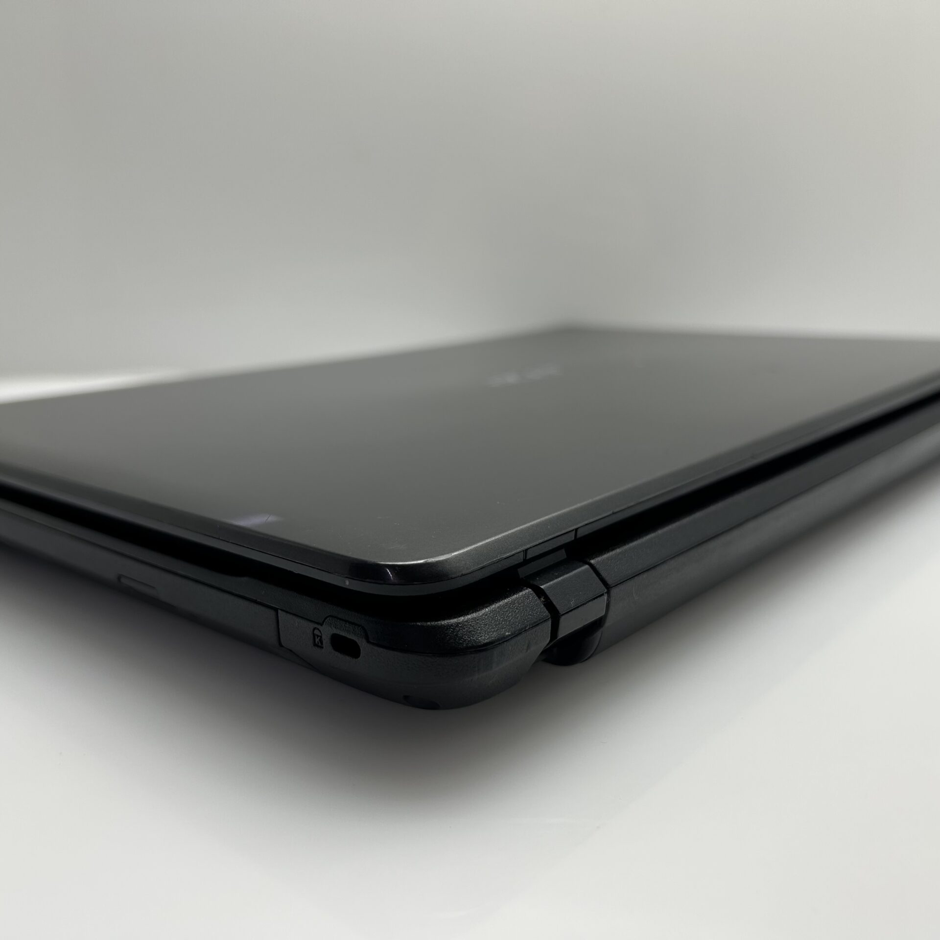 Acer Aspire E1 Q5WPH 3rd Gen "Core i5" 2.60GHz 16GB RAM 256GB SSD Black (Grade B) - Minor Bright Spots/ Soft Speaker - Image 7