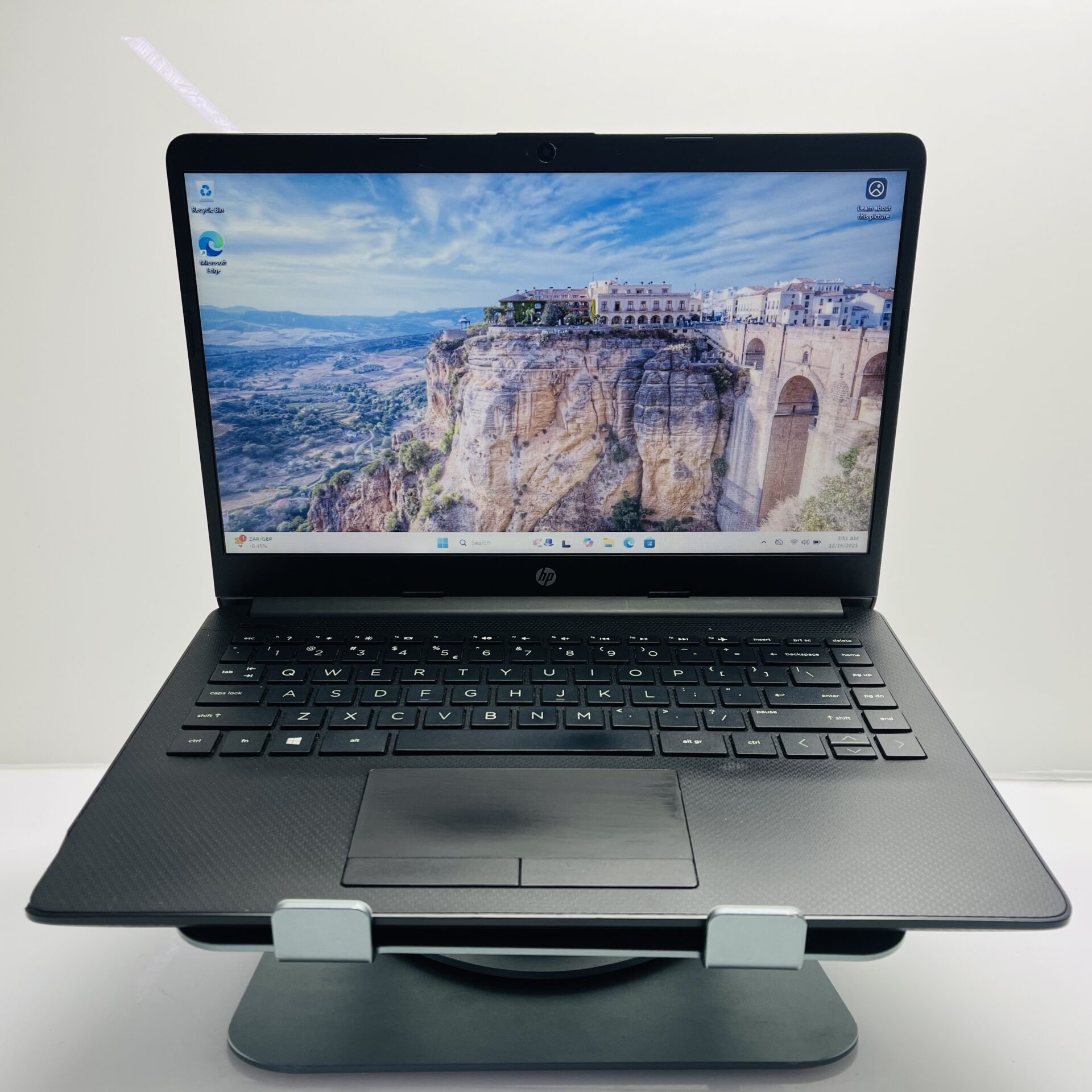 HP 14-dk1006ni AMD 3020e 1.20GHz 8GB RAM 256GB SSD Black (Grade B) - Damaged Casing - Image 3