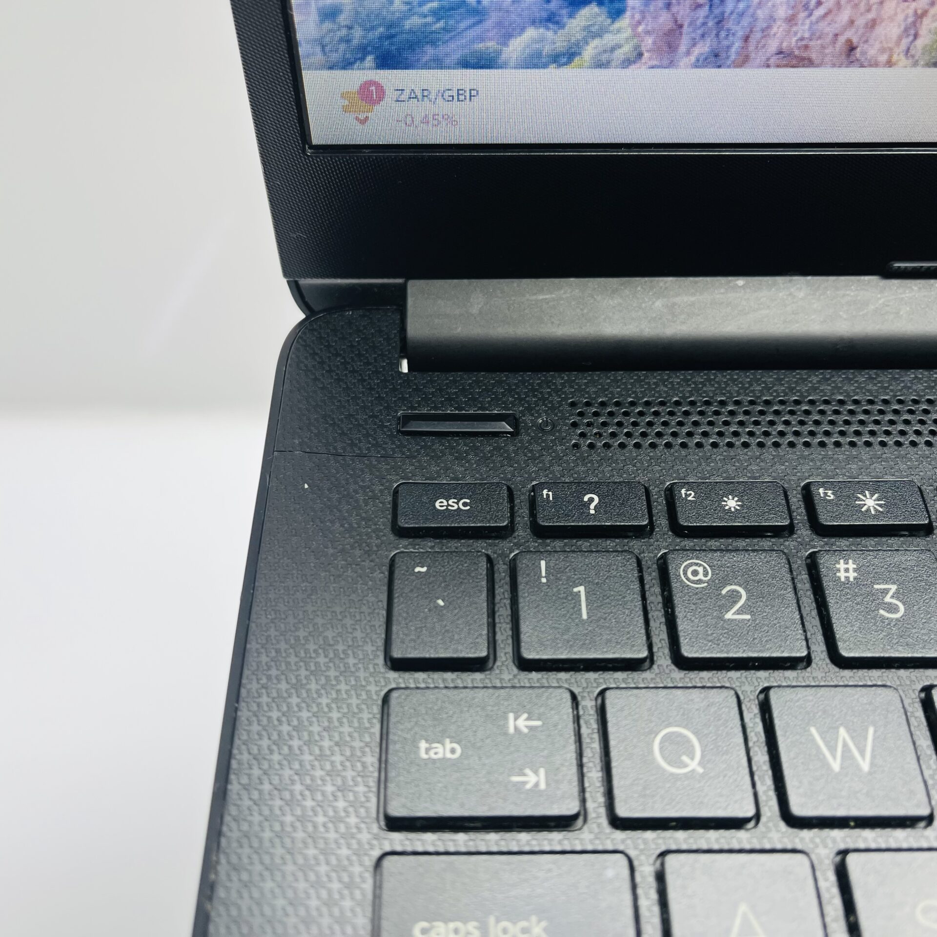 HP 14-dk1006ni AMD 3020e 1.20GHz 8GB RAM 256GB SSD Black (Grade B) - Damaged Casing - Image 6