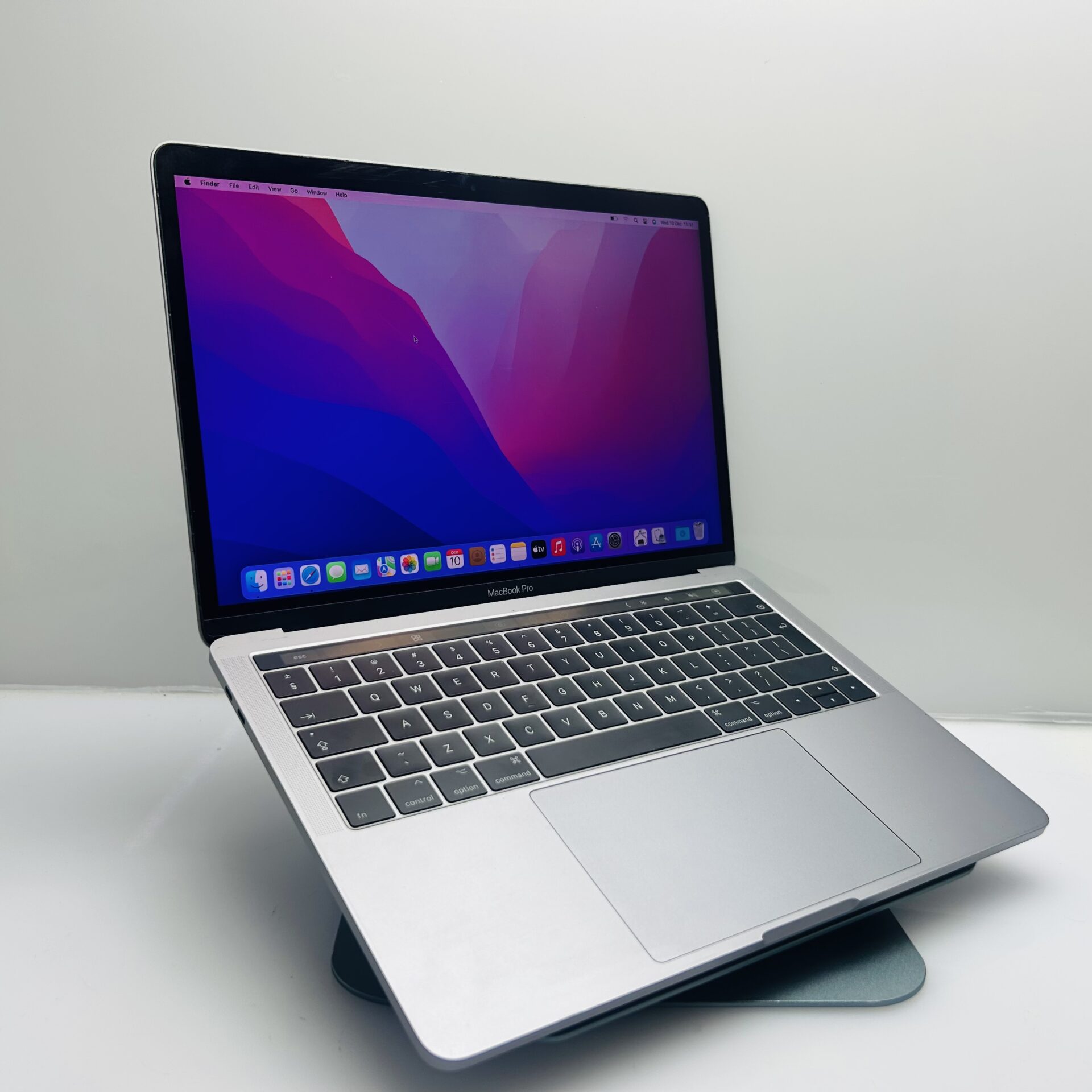 Apple MacBook Pro 13-Inch “Core i5” 3.1GHz (2017) 8GB RAM 512GB SSD Space Gray (Grade B) - Image 3