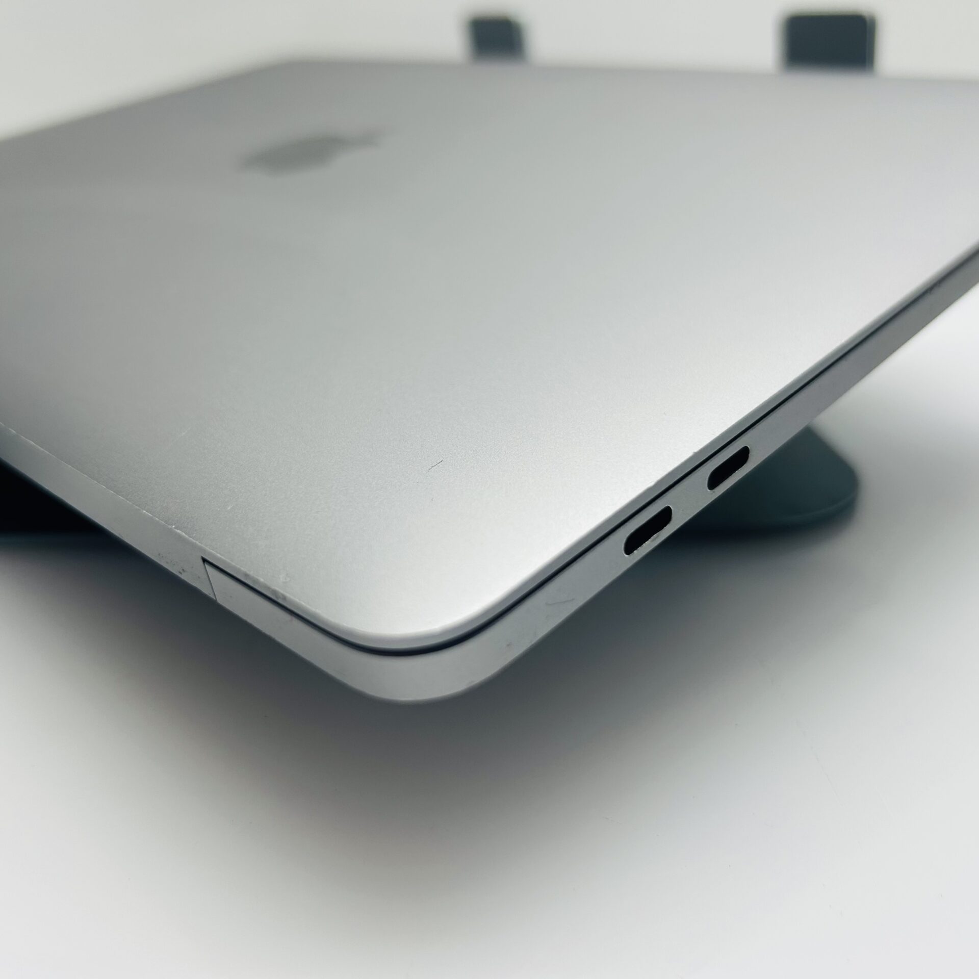 Apple MacBook Pro 13-Inch “Core i5” 3.1GHz (2017) 8GB RAM 512GB SSD Space Gray (Grade B) - Image 9