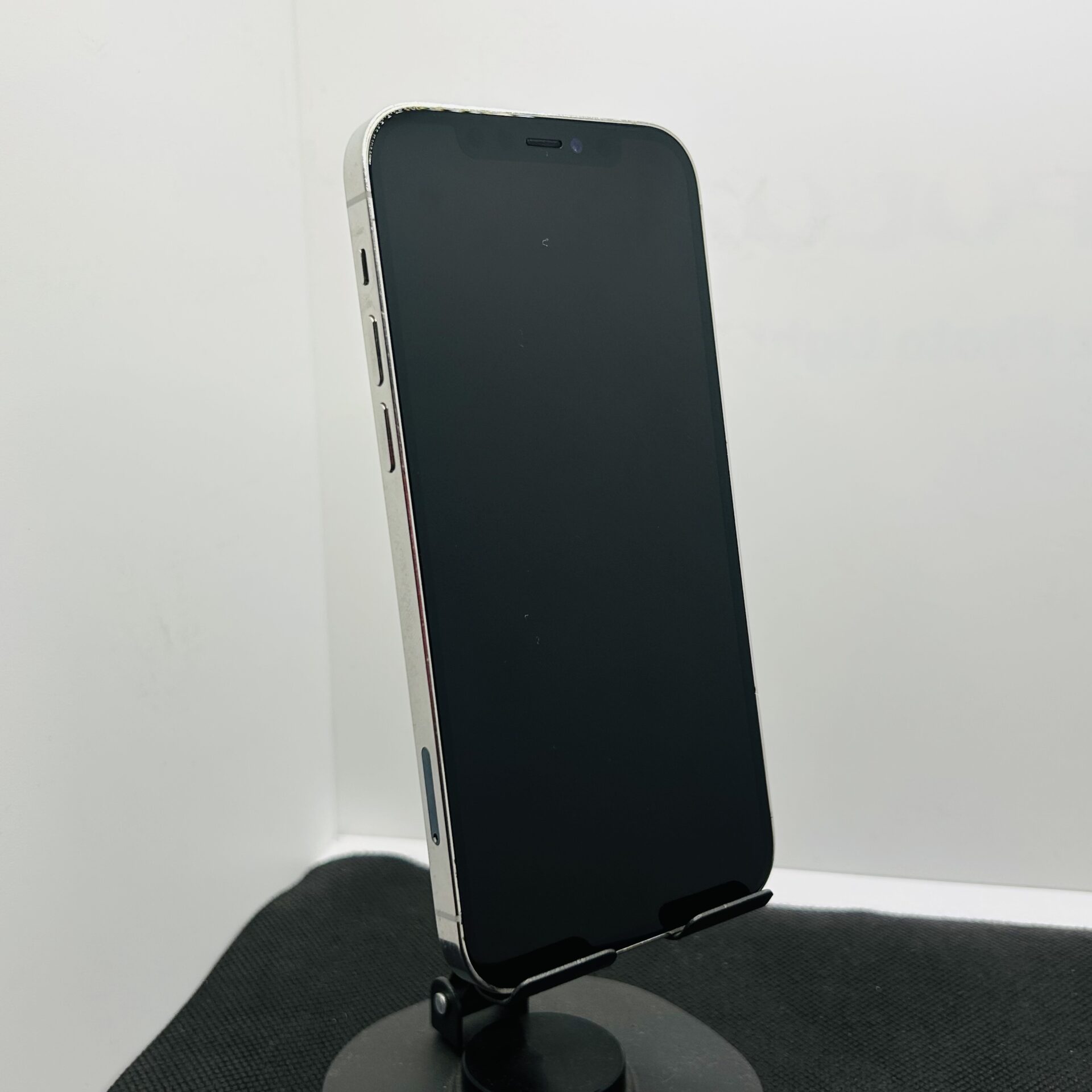 Apple iPhone 12 Pro 512GB Silver - (Grade B) - Image 6