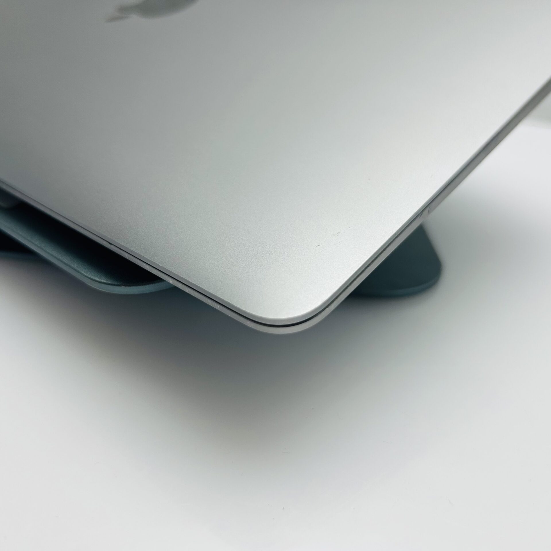 MacBook Pro 13-Inch “Core i5” 2.3GHz (Mid-2017) 8GB RAM 256GB SSD Space Grey (Grade B) - Image 6