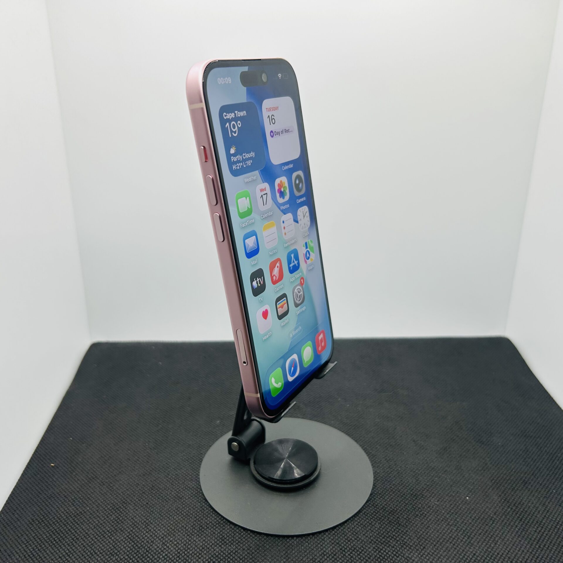 Apple iPhone 15 128GB Pink (Grade B) - No Face ID - Image 2