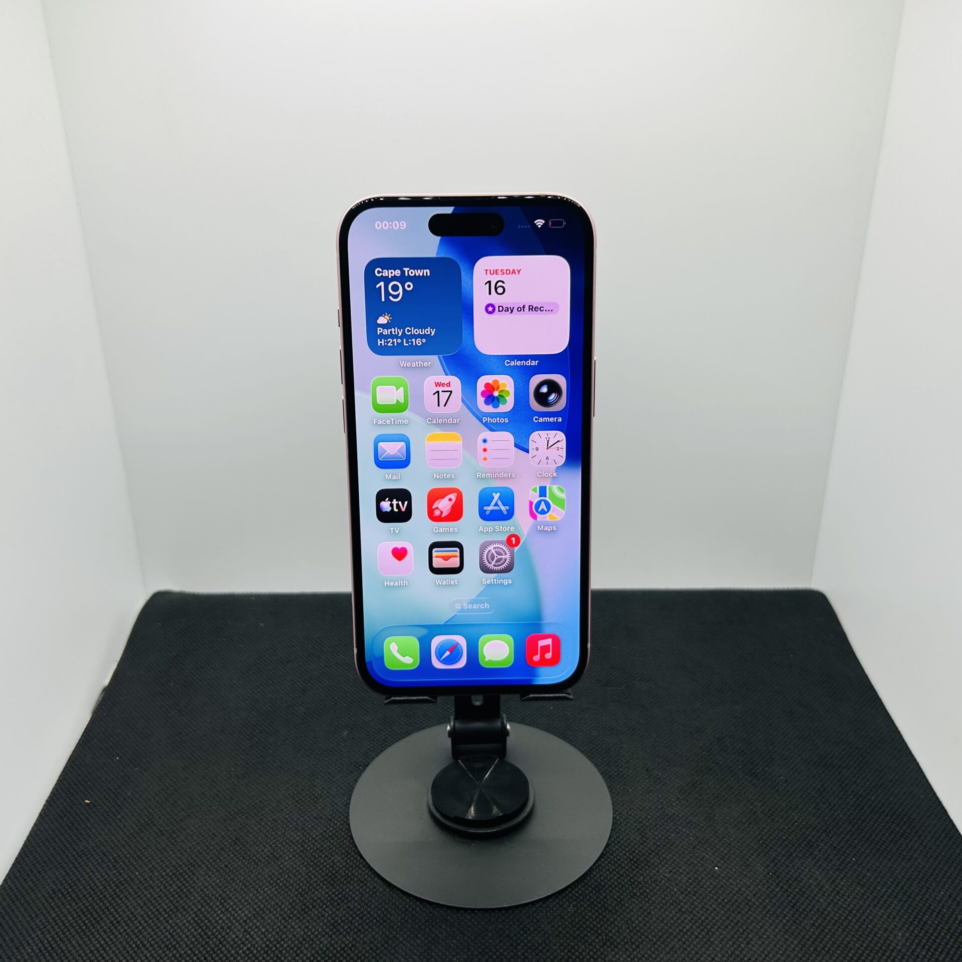 Apple iPhone 15 128GB Pink (Grade B) - No Face ID - Image 3