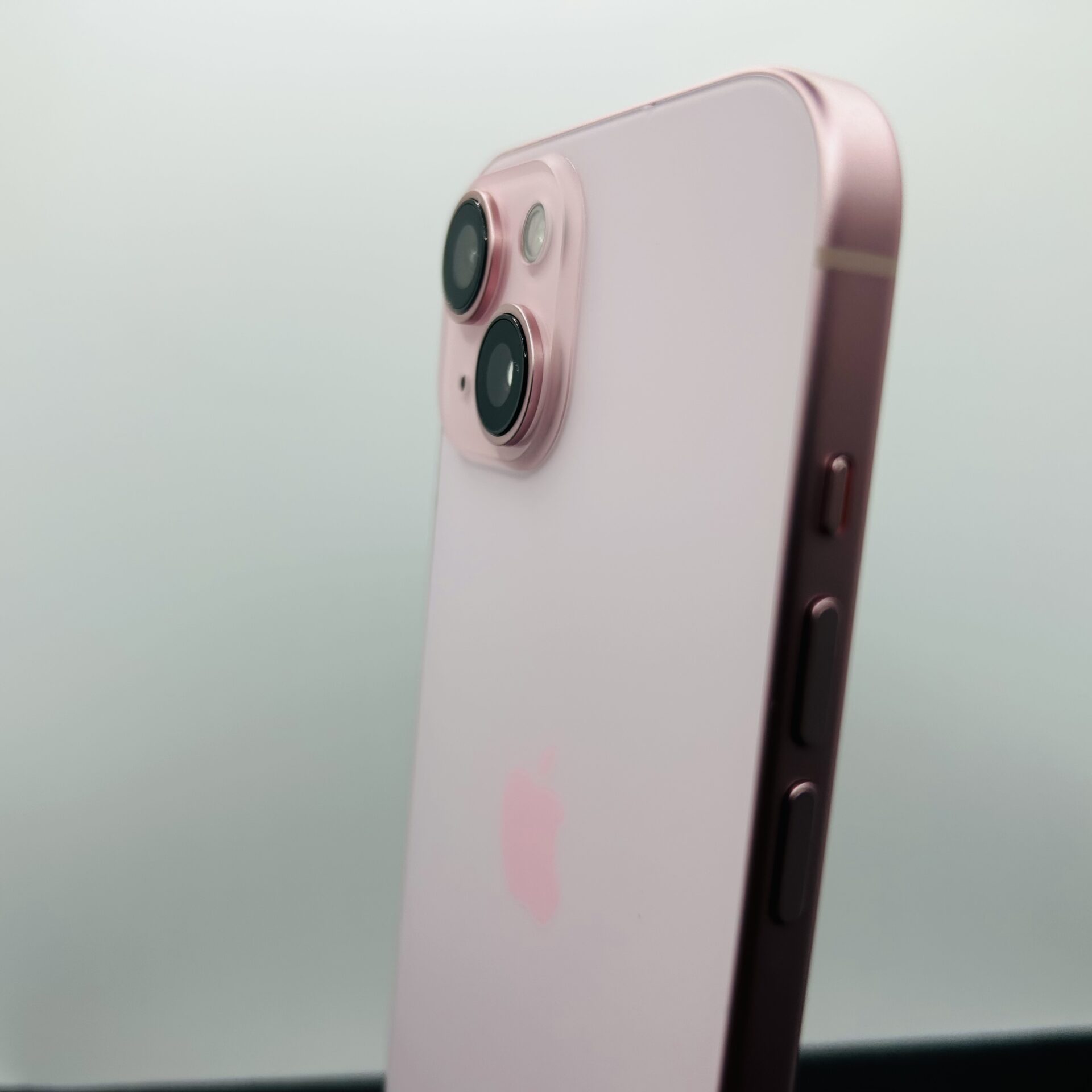 Apple iPhone 15 128GB Pink (Grade B) - No Face ID - Image 9