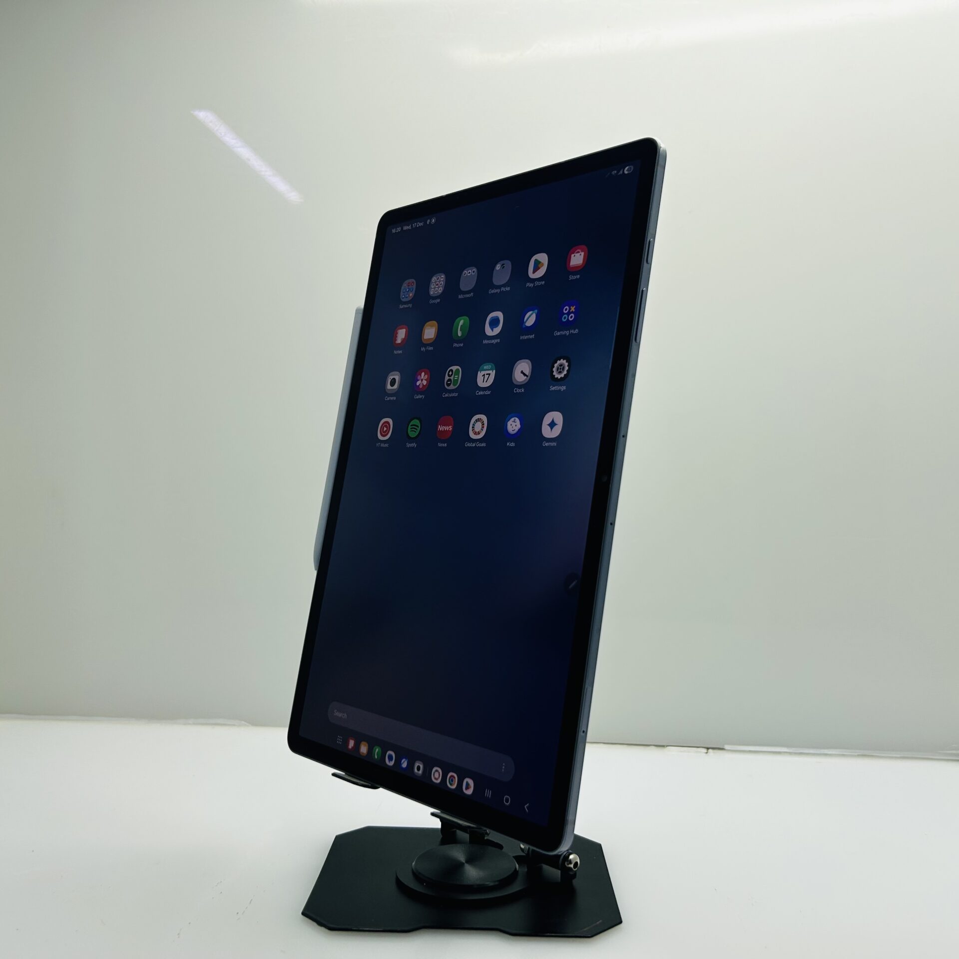 Samsung Galaxy Tab S10 Plus 256GB Moonstone Gray – (Grade B) - Image 4