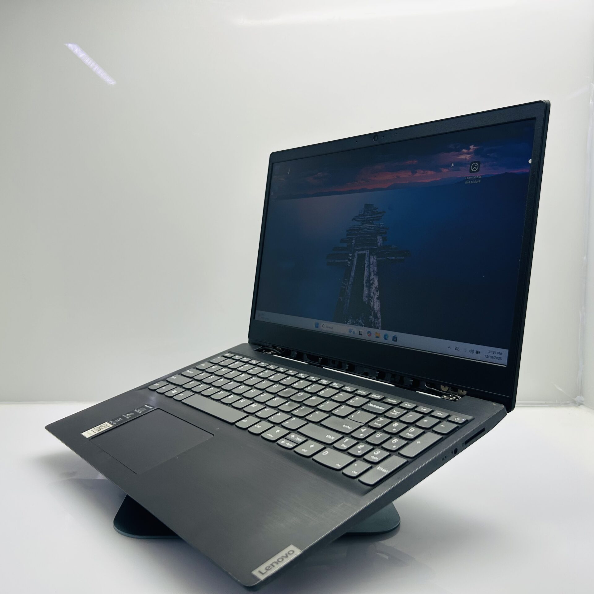 Lenovo IdeaPad S145 8th Gen "Core i3" 2.10GHz 12GB RAM 256GB SSD SATA Black (Grade B) - Hinge Damage - Image 5