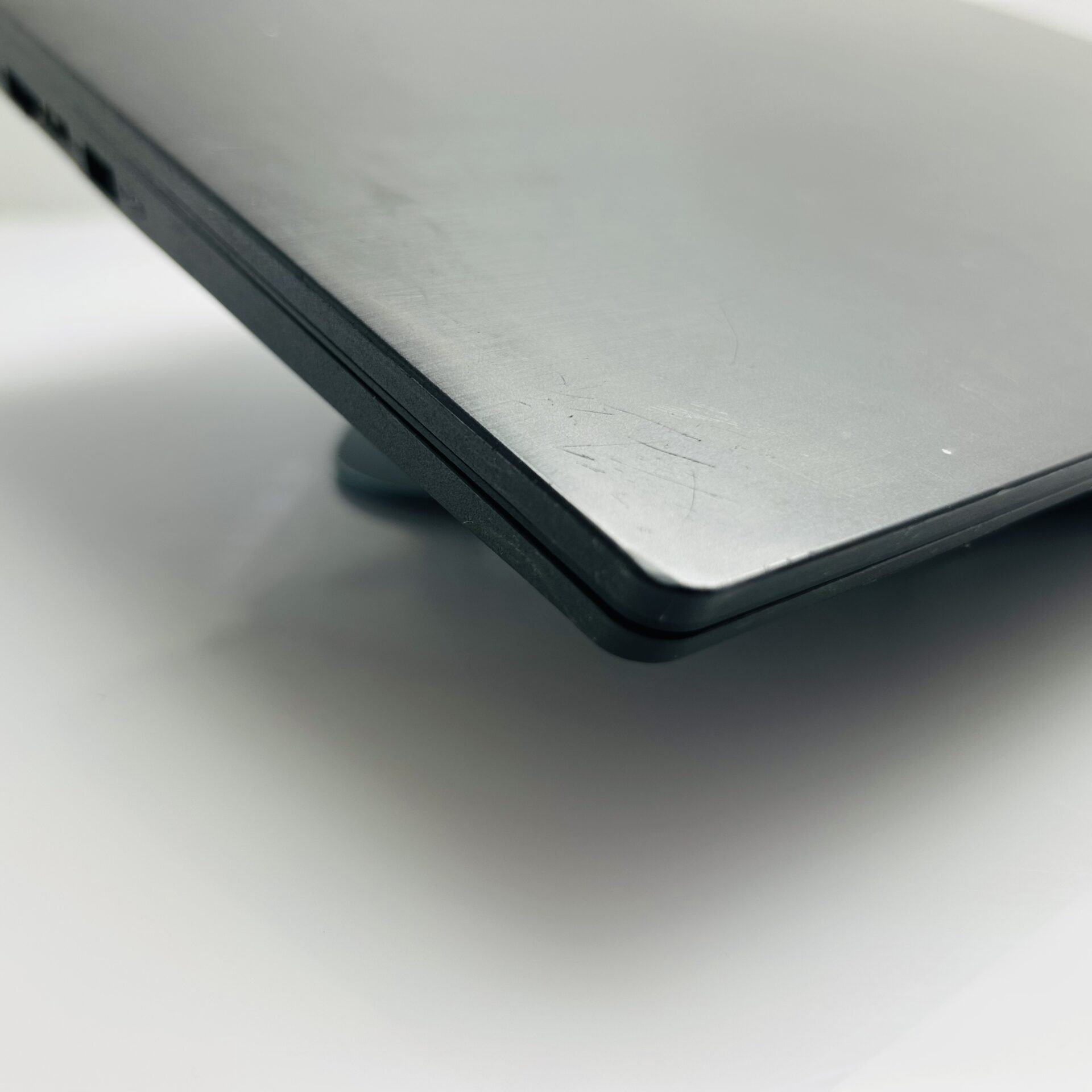 Lenovo IdeaPad S145 8th Gen "Core i3" 2.10GHz 12GB RAM 256GB SSD SATA Black (Grade B) - Hinge Damage - Image 7