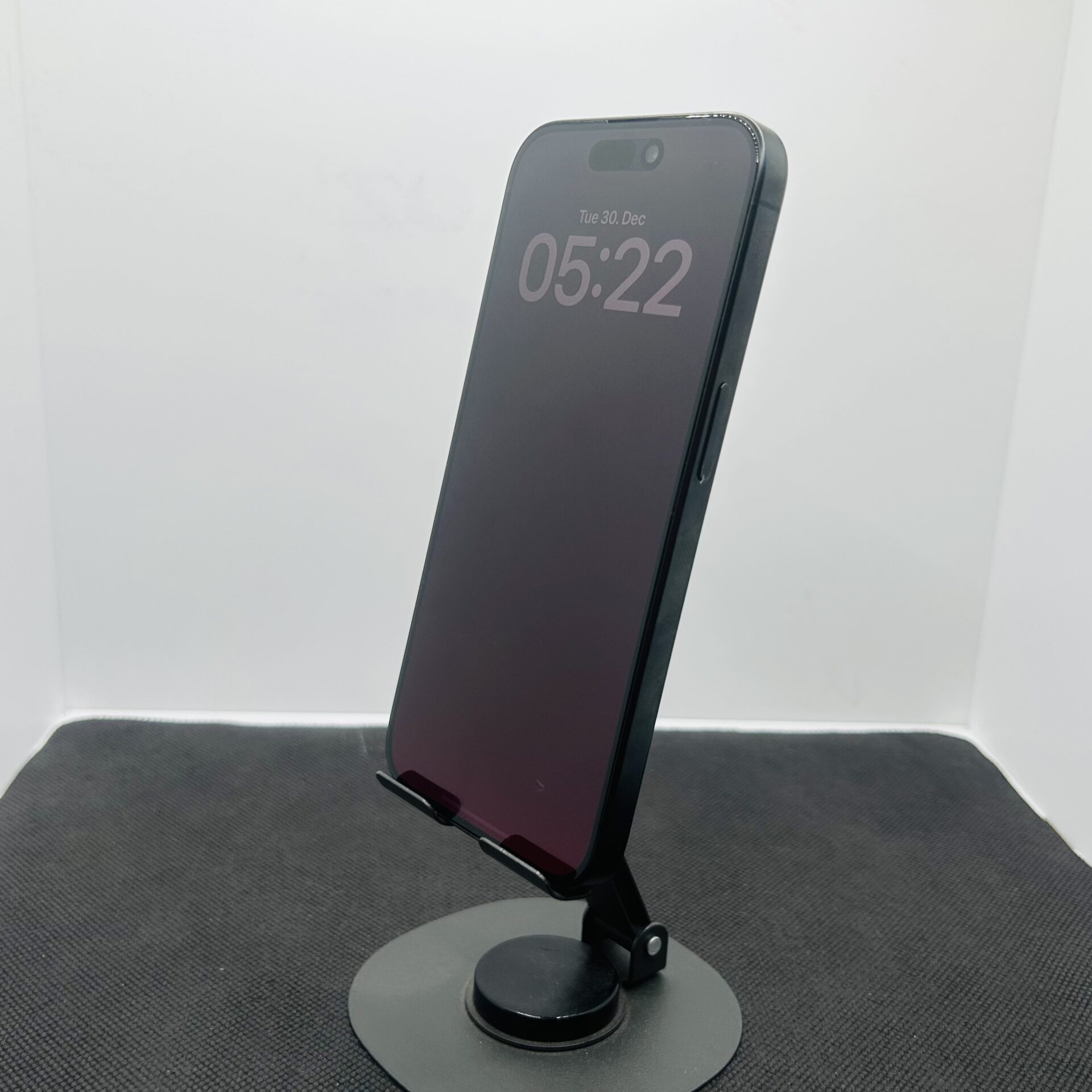 Apple iPhone 15 Pro 256GB Black titanium - (Grade B) - Image 3