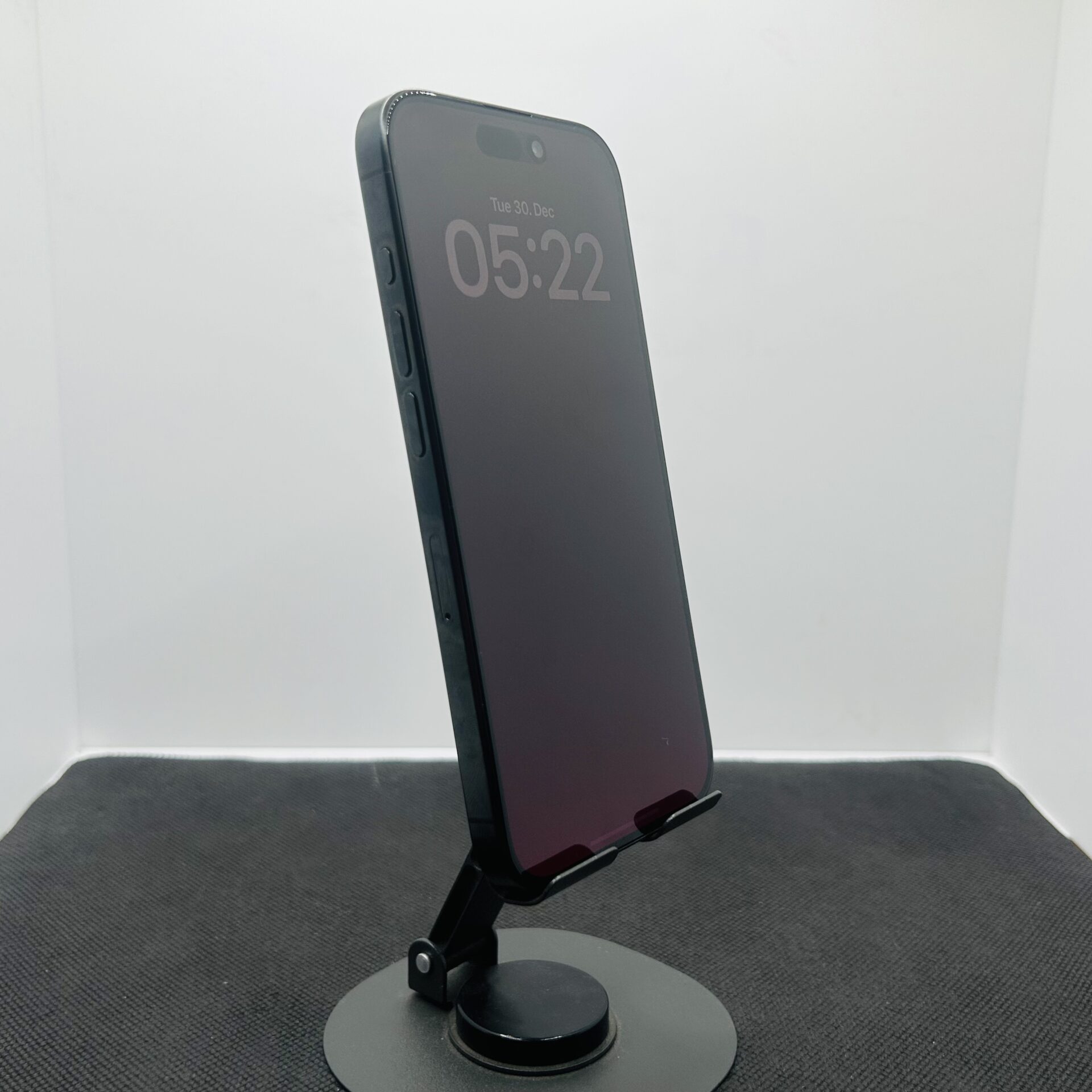 Apple iPhone 15 Pro 256GB Black titanium - (Grade B) - Image 2