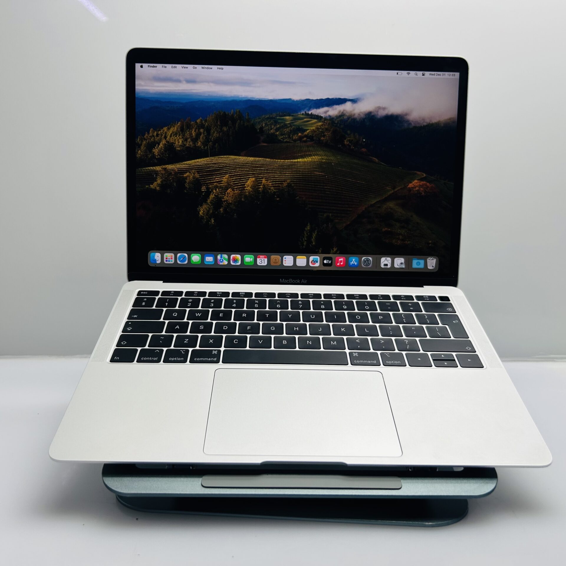Apple MacBook Air 13-Inch “Core i5” 1.60GHz (Late 2018) 8GB RAM 128GB SSD Silver (Grade B) - Image 4