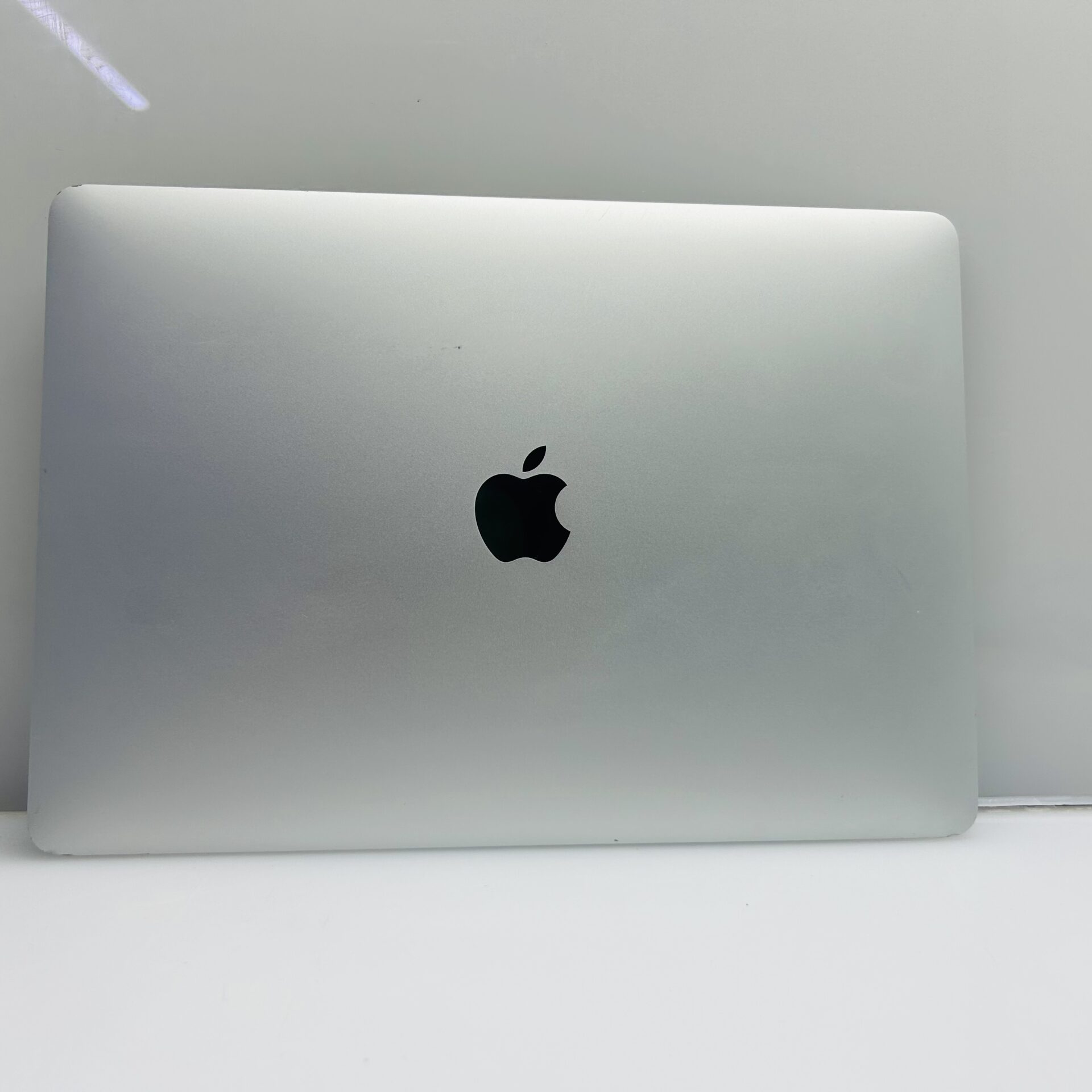Apple MacBook Air 13-Inch “Core i5” 1.60GHz (Late 2018) 8GB RAM 128GB SSD Silver (Grade B) - Image 2