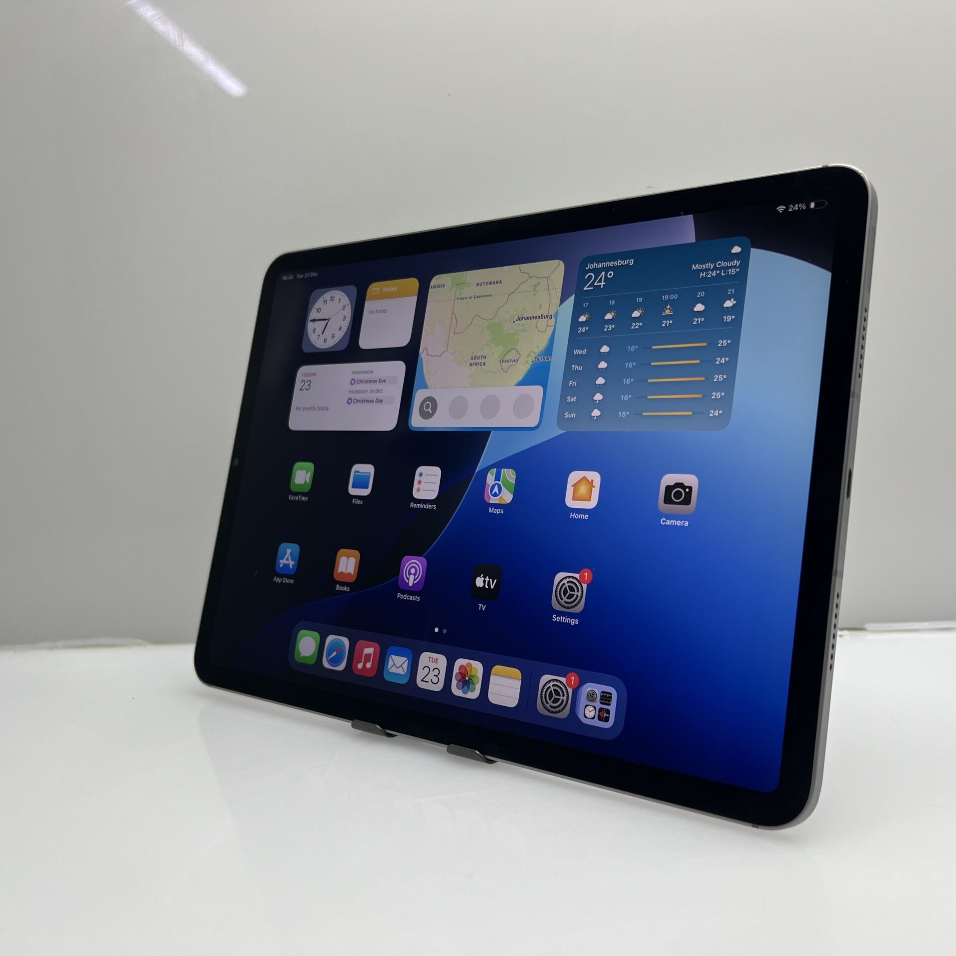 Apple iPad Pro 11-inch 128GB Grey (Grade B) - Image 3