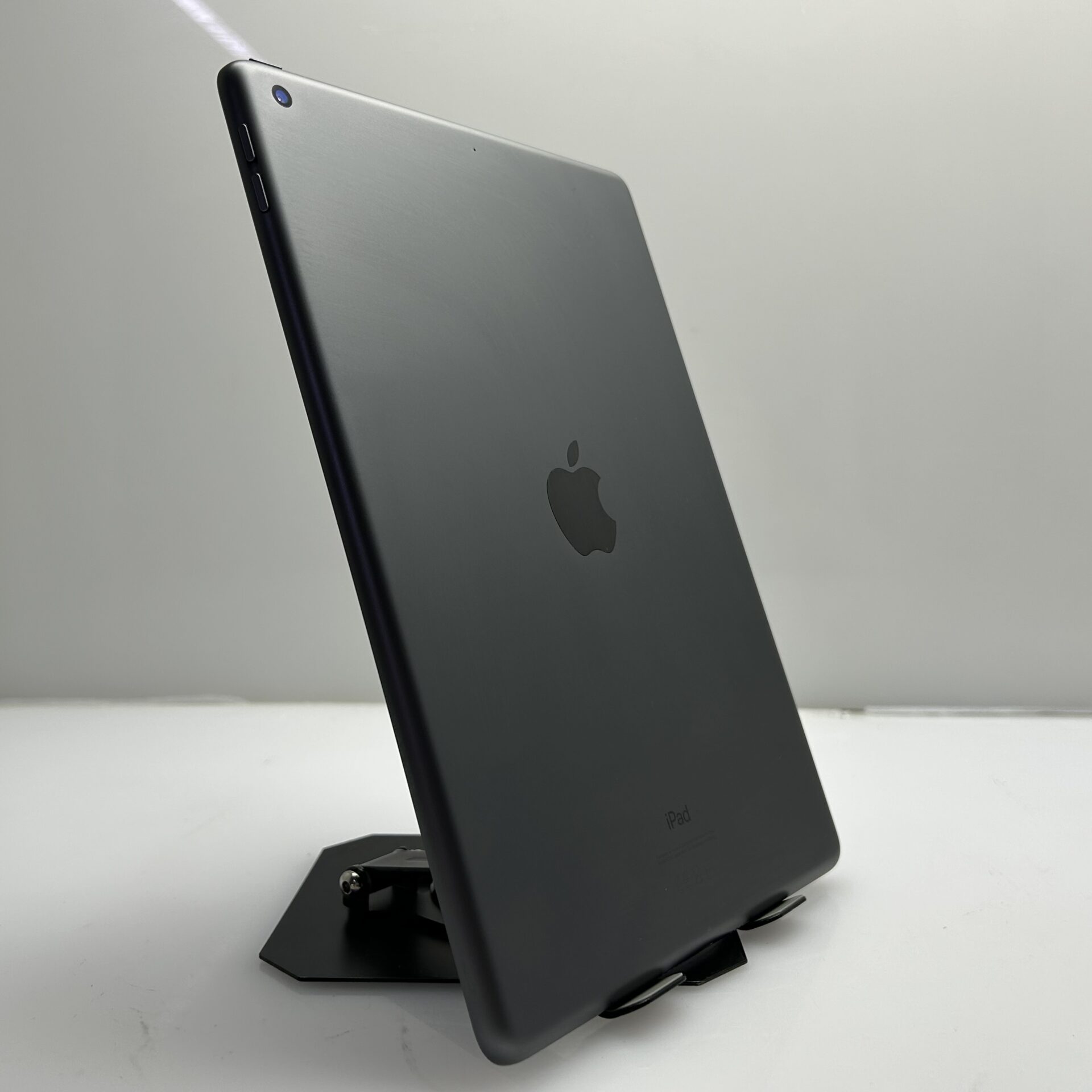 Apple iPad 10.2″ 8th Gen 32GB (Wifi Only) Space Grey – (Grade B) - Image 7