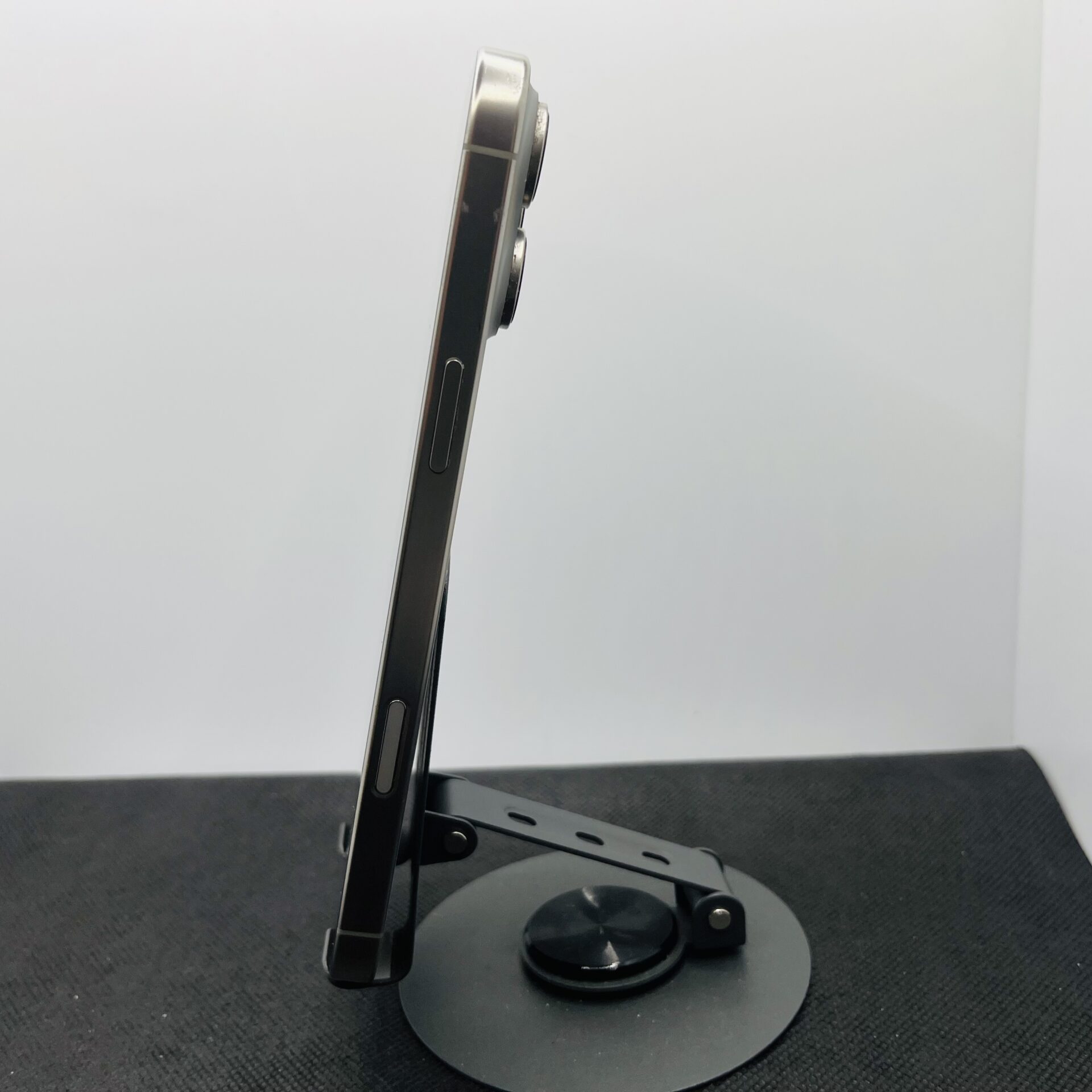 Apple iPhone 16 Pro Max 256GB Natural Titanium - (Grade B) - Image 5