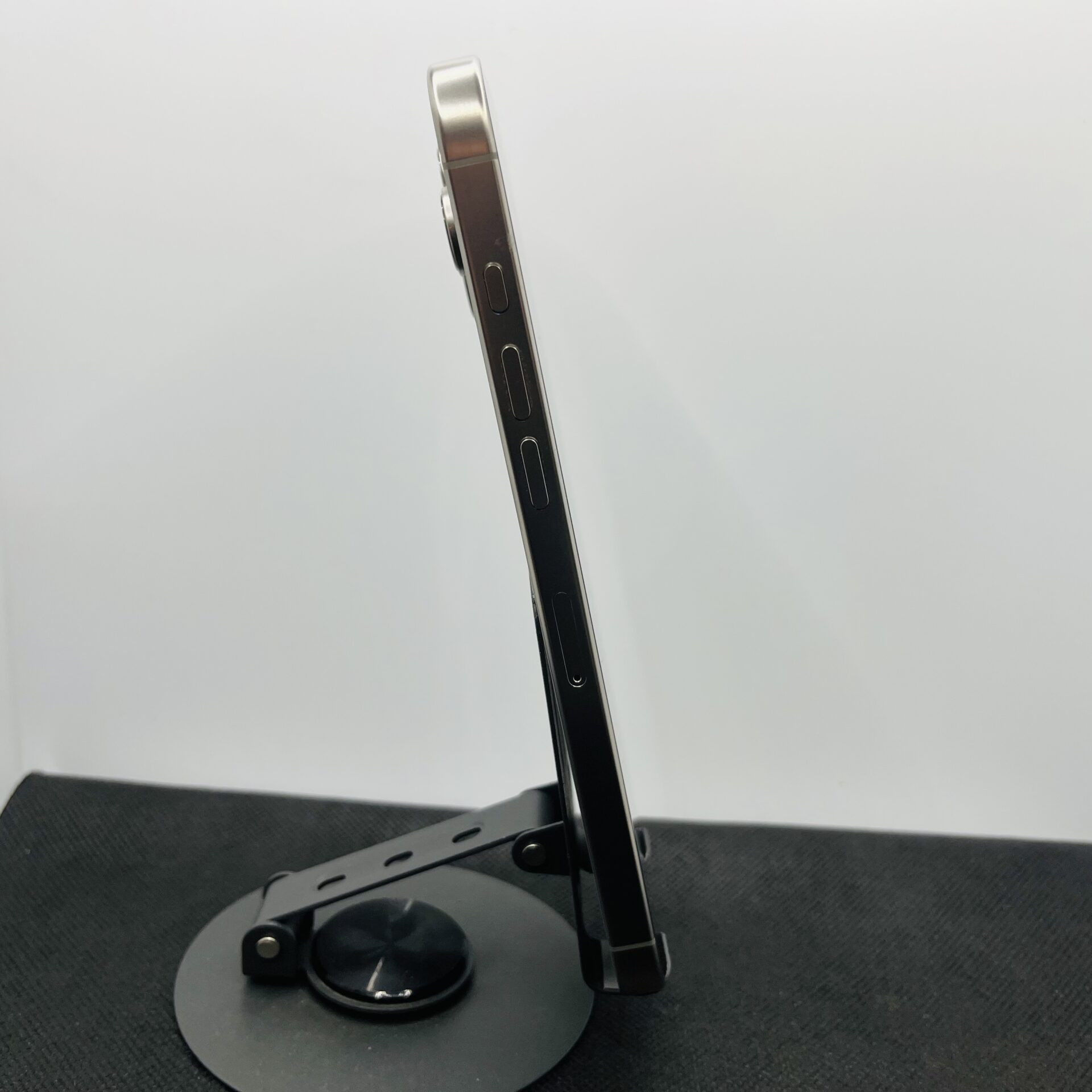 Apple iPhone 16 Pro Max 256GB Natural Titanium - (Grade B) - Image 6