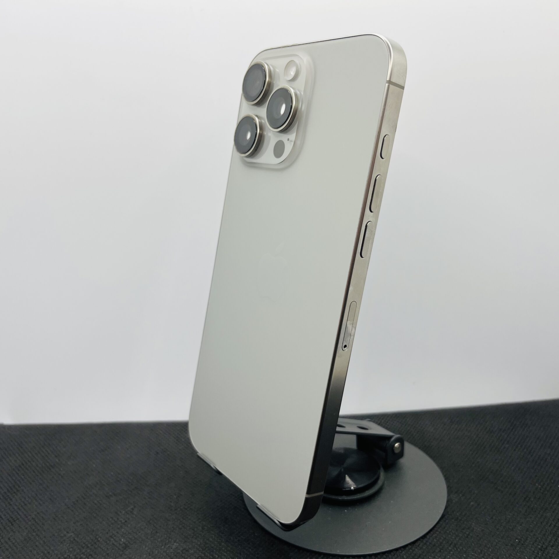 Apple iPhone 16 Pro Max 256GB Natural Titanium - (Grade B) - Image 9